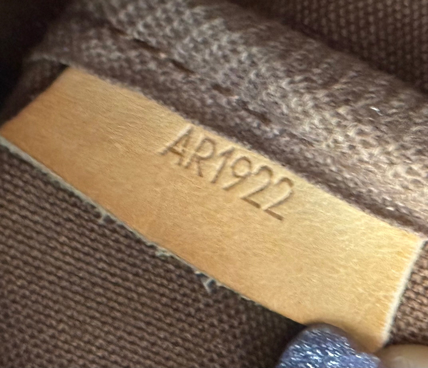 Saumur 35 Crossbody -๐๏ธ Year: 1992