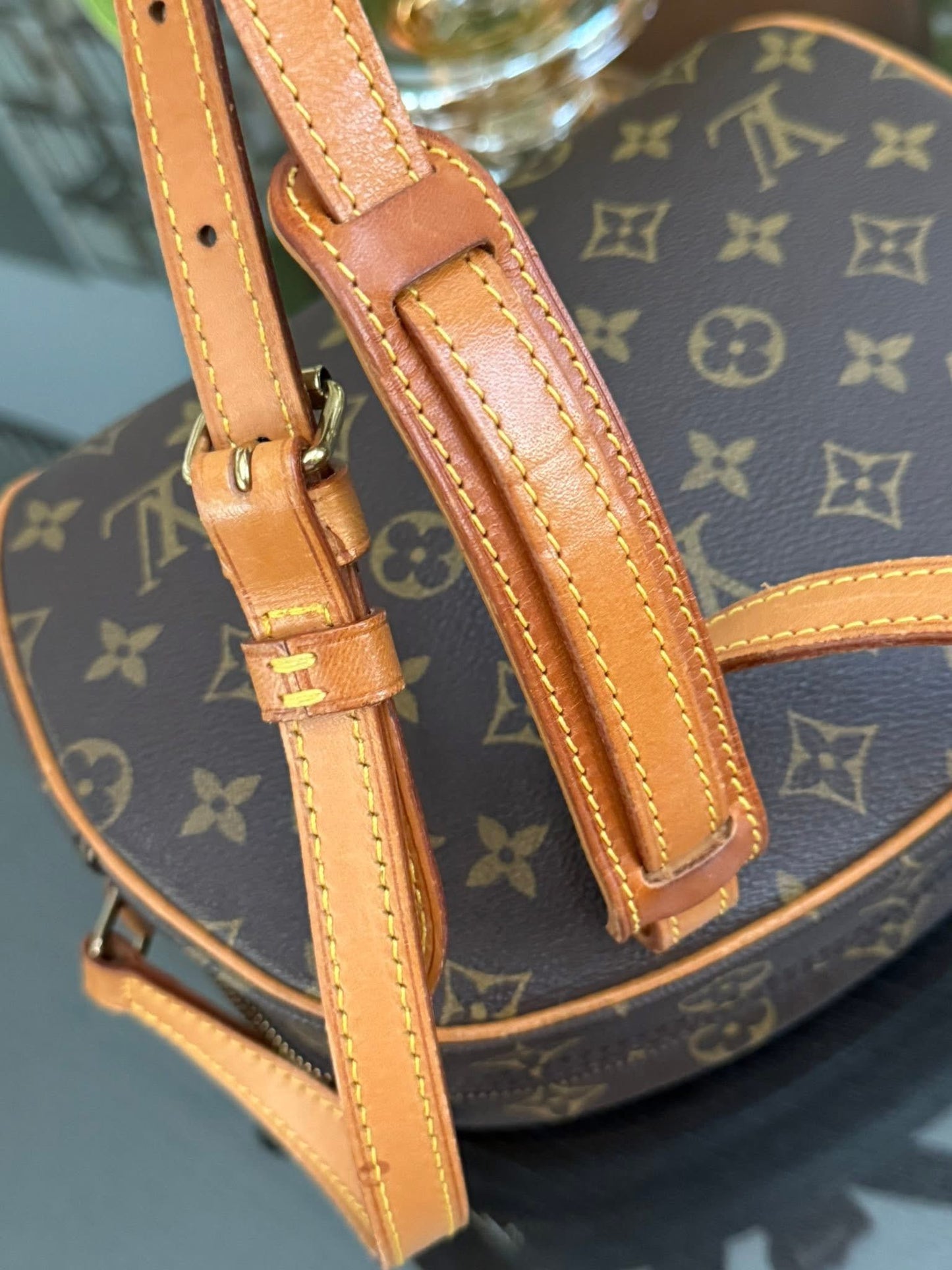 Blois Crossbody -๐๏ธ Year: 1995