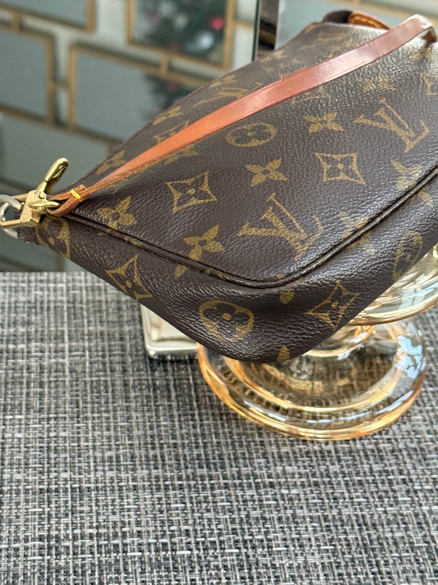 Pochette Accessories - ๐
Year: 2002