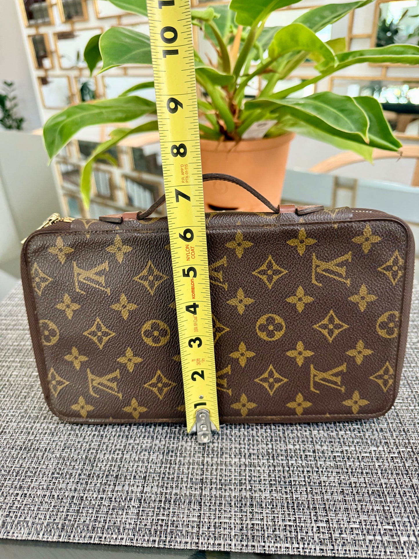 Escapade Travel Organizer -Year: 1989