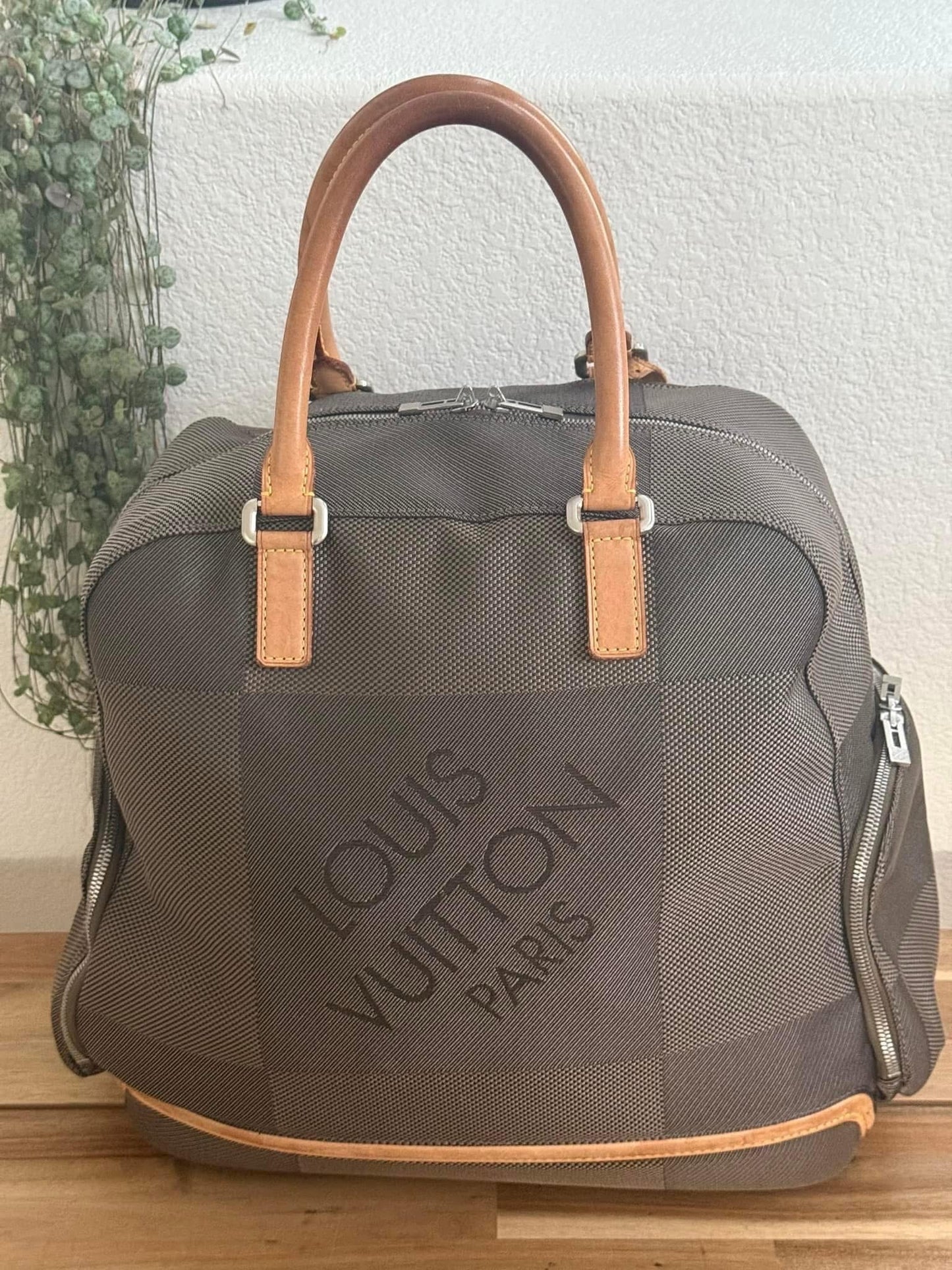 Damier Geant Aventeur Sport/Travel Bag -Year: 2004