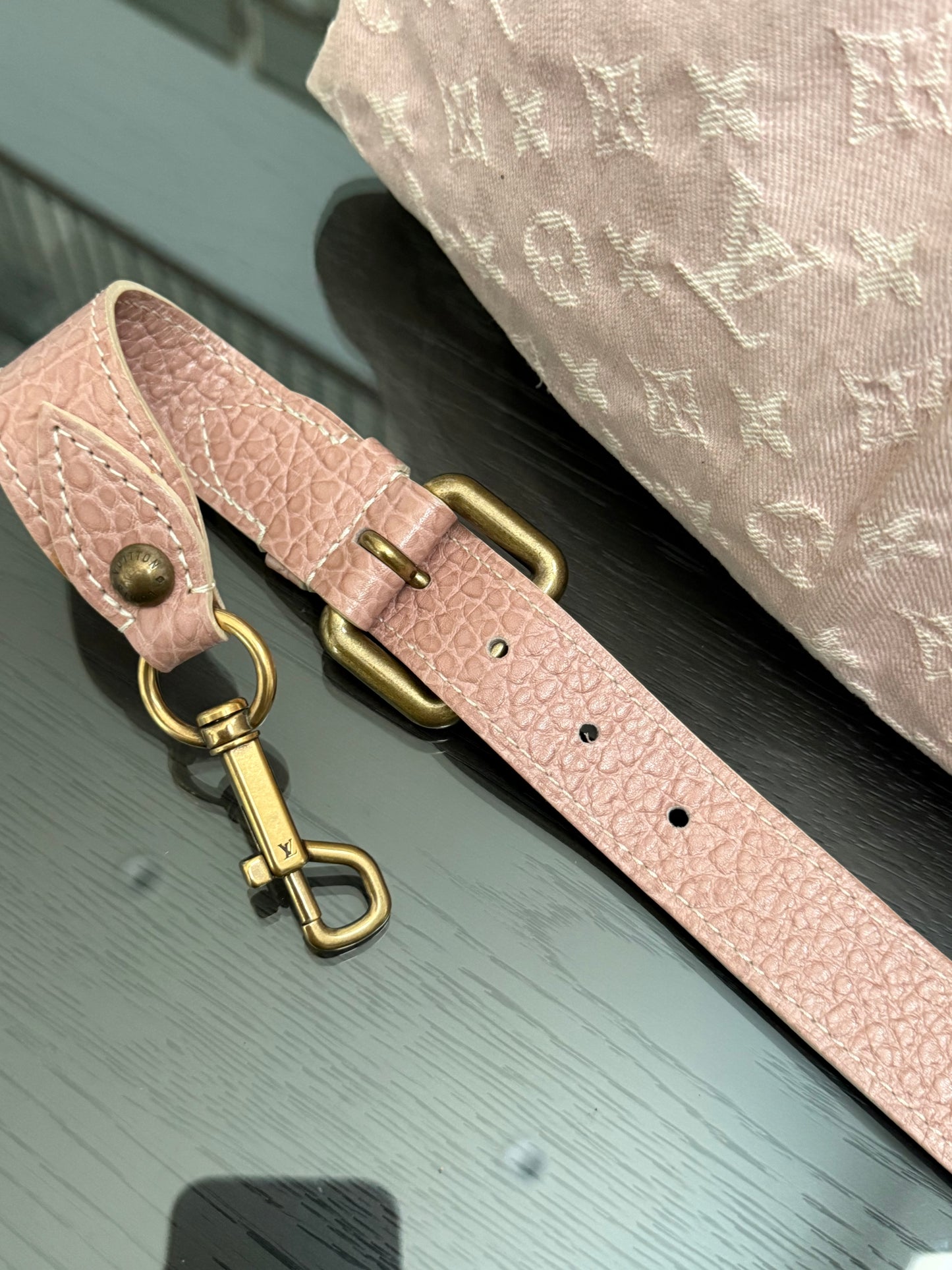 Denim Neo Cabby MM in Rose Pink 🗓️ Year: 2009