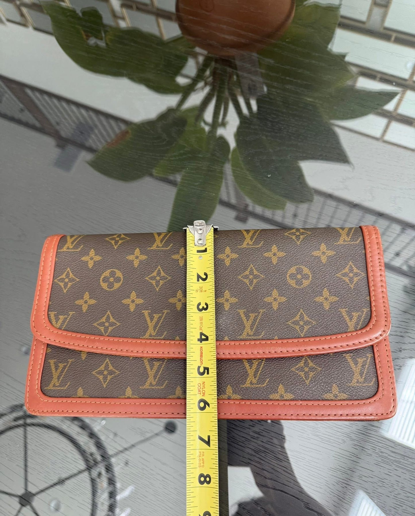 Pochette Dame Clutch
๐๏ธ Pre Date Code