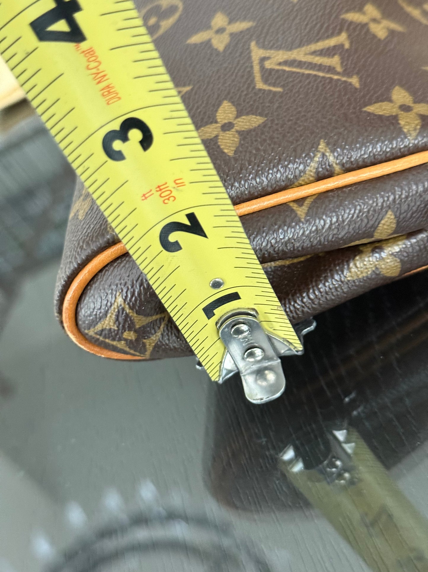 Eva Clutch with Original Strap,Box and Dustbag🗓️ Year: 2009