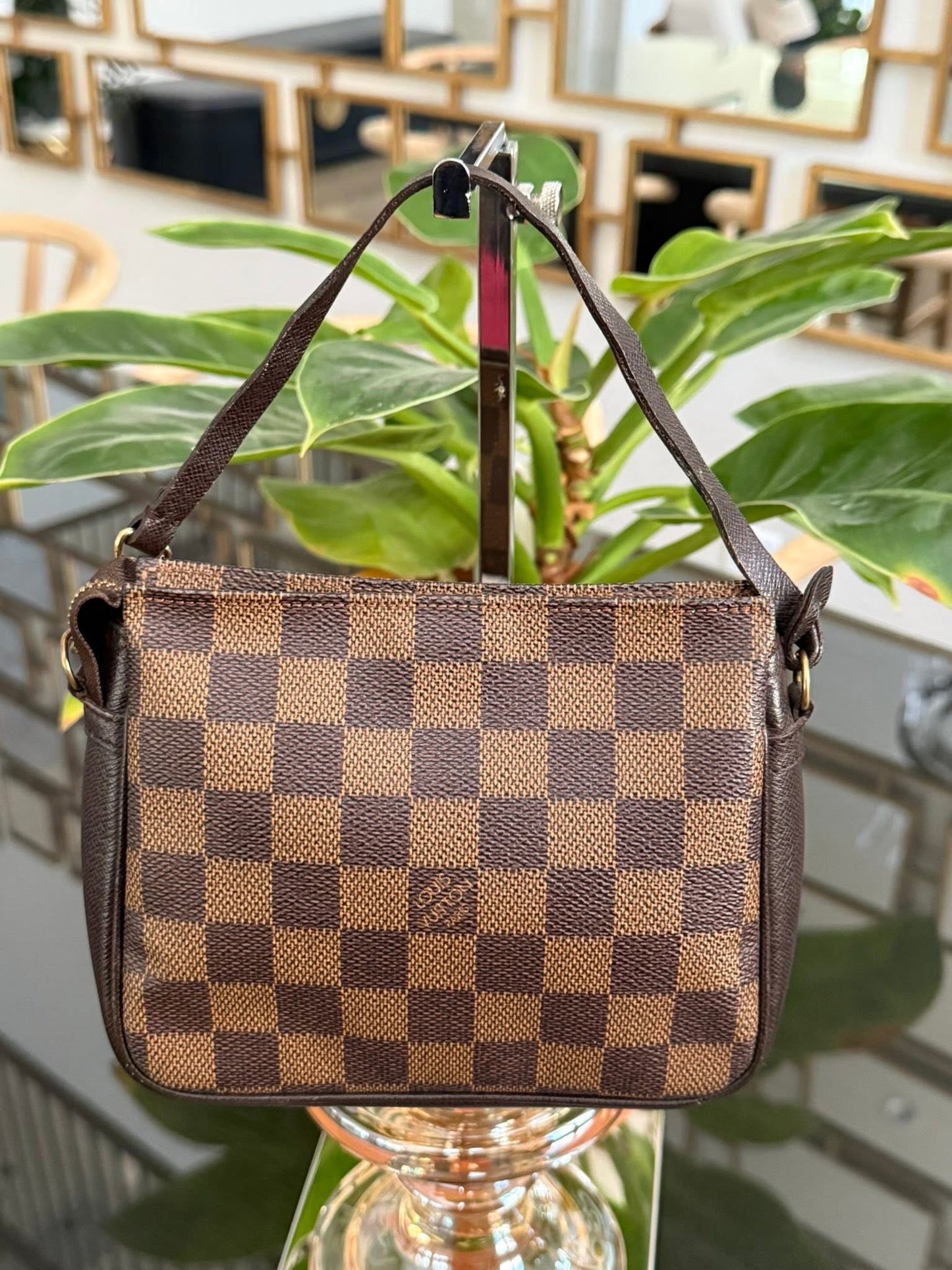 Damier Ebene Trousse Pochette - ๐
Year: 2008