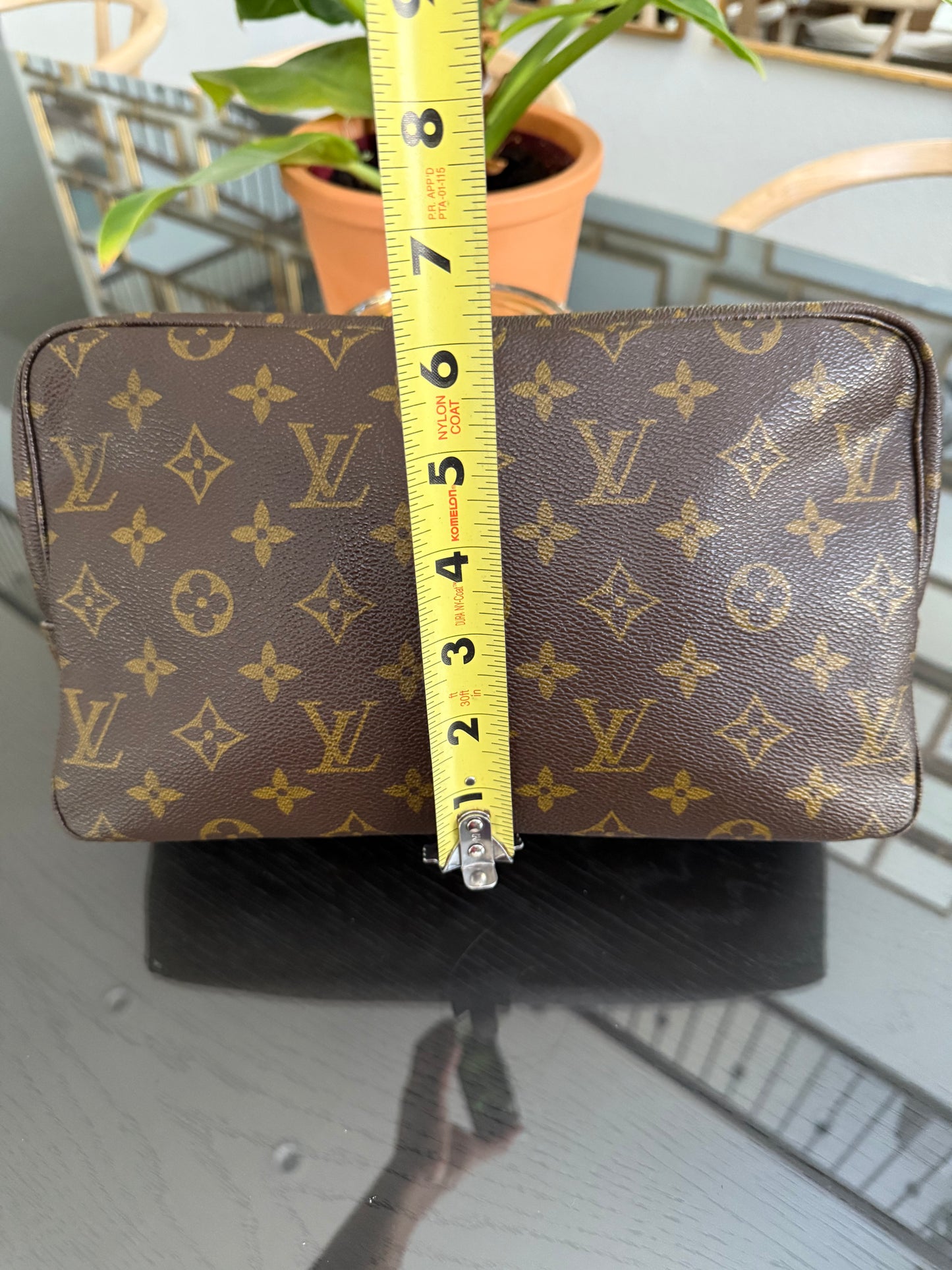 Trousse 28 π
Year: 1983