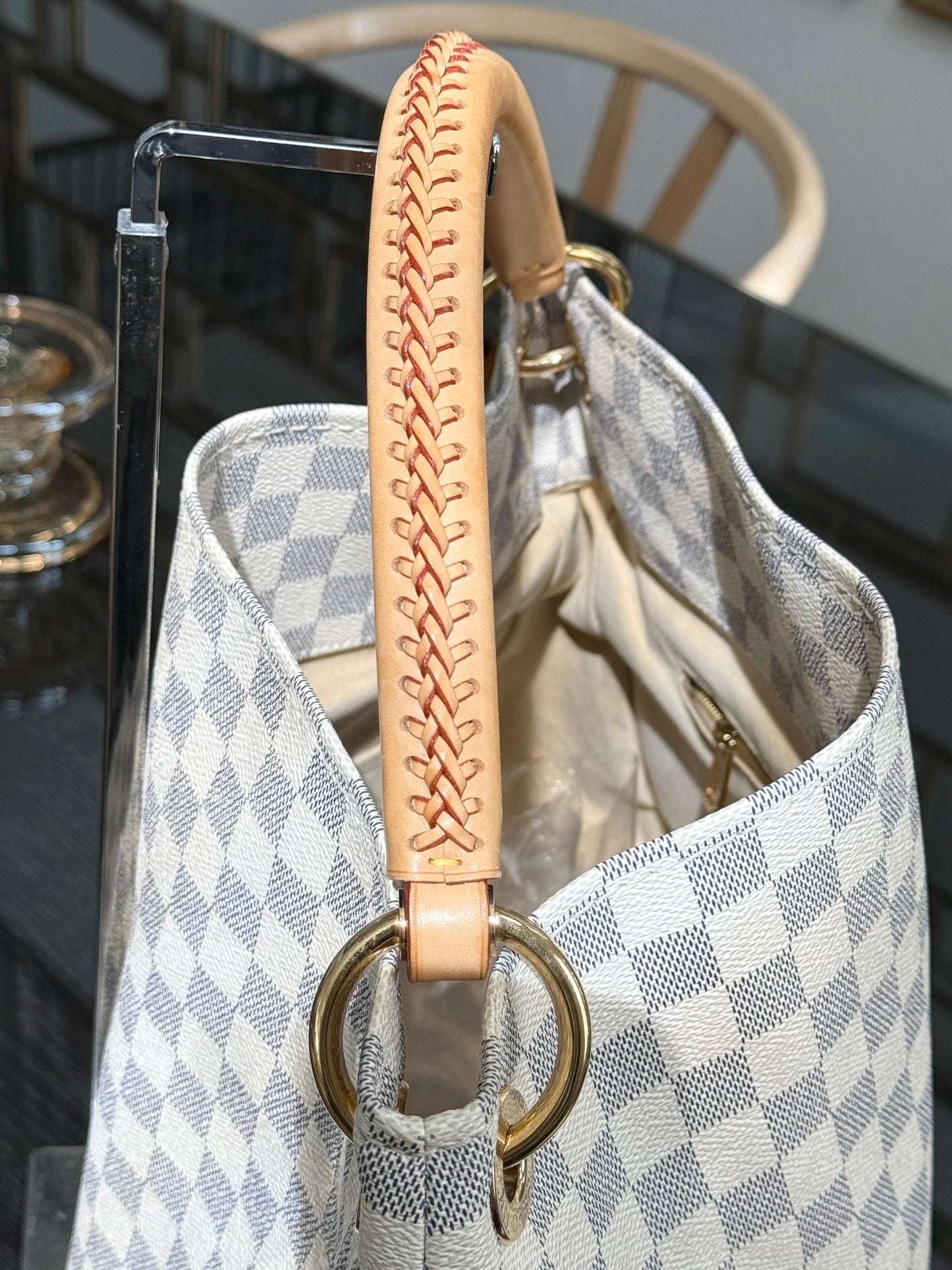 Artsy MM Azur with Dustbag and Insert Organizer- ๐
Year: 2011
