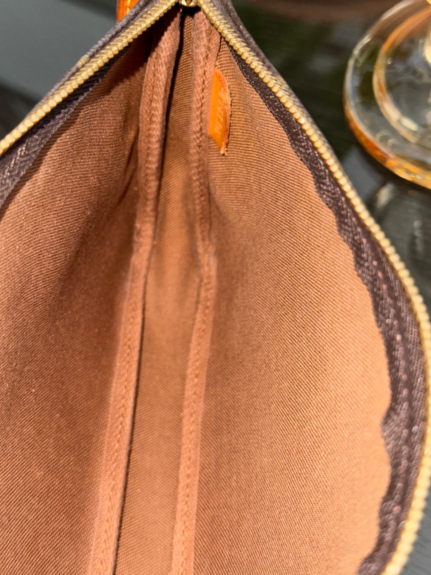 Pochette Accessories with Vintage Crossbody Strap - ๐
Year: 1999