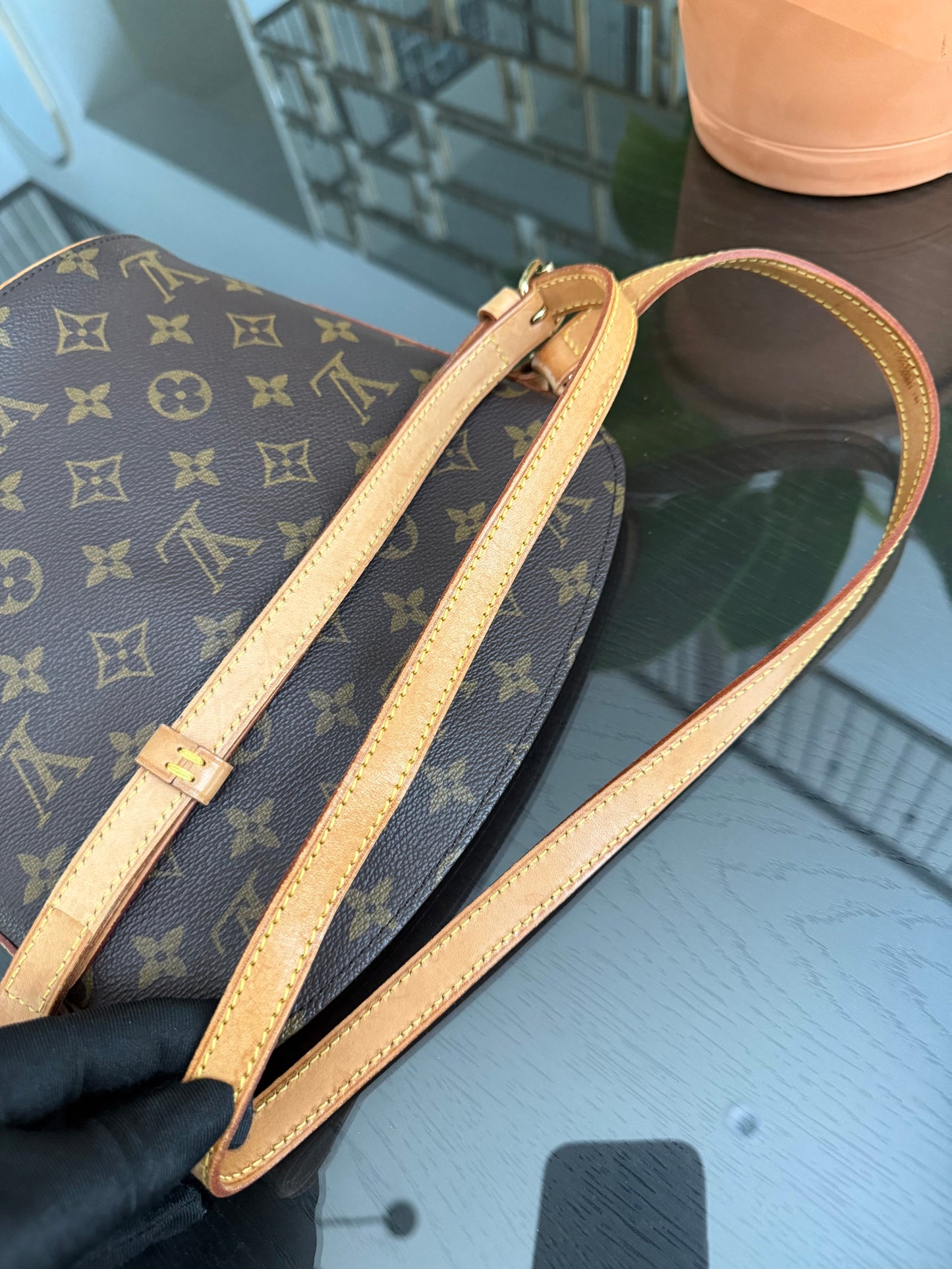 Drouot Crossbody -π
Year: 1997