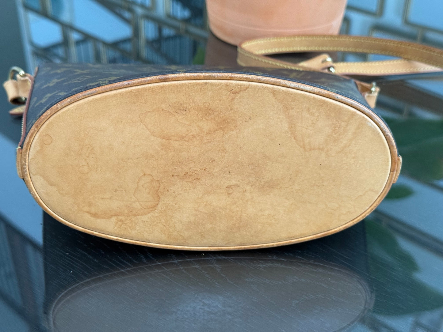 Drouot Crossbody -π
Year: 1997