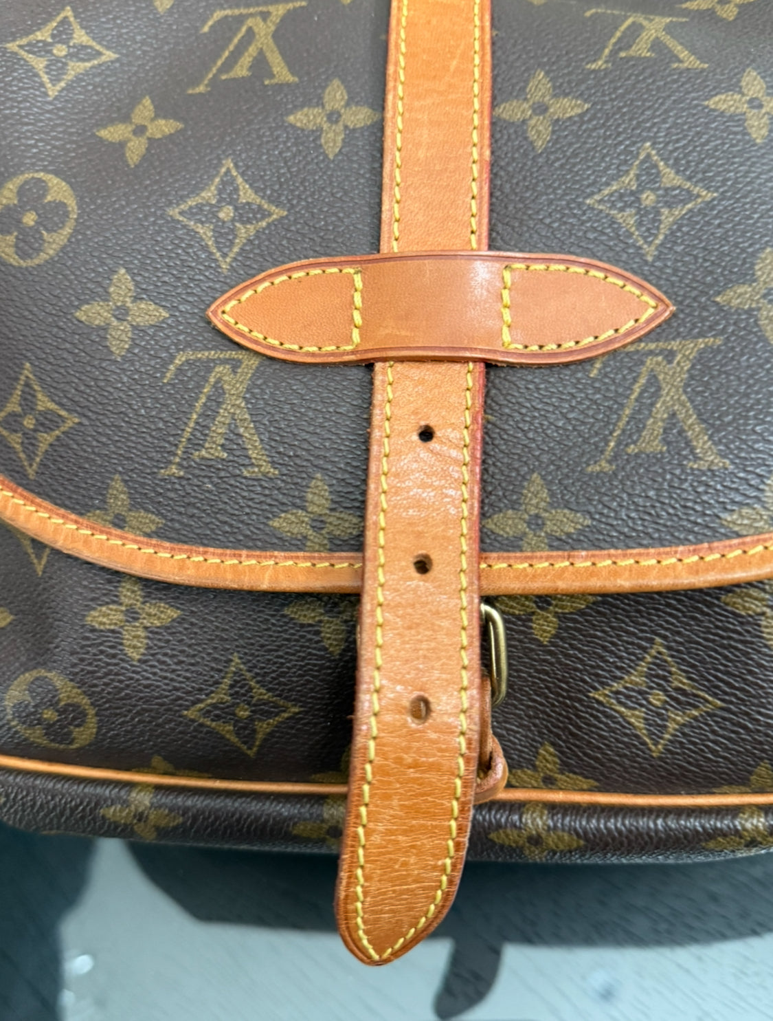 Saumur 30 Crossbody - Year: 1996