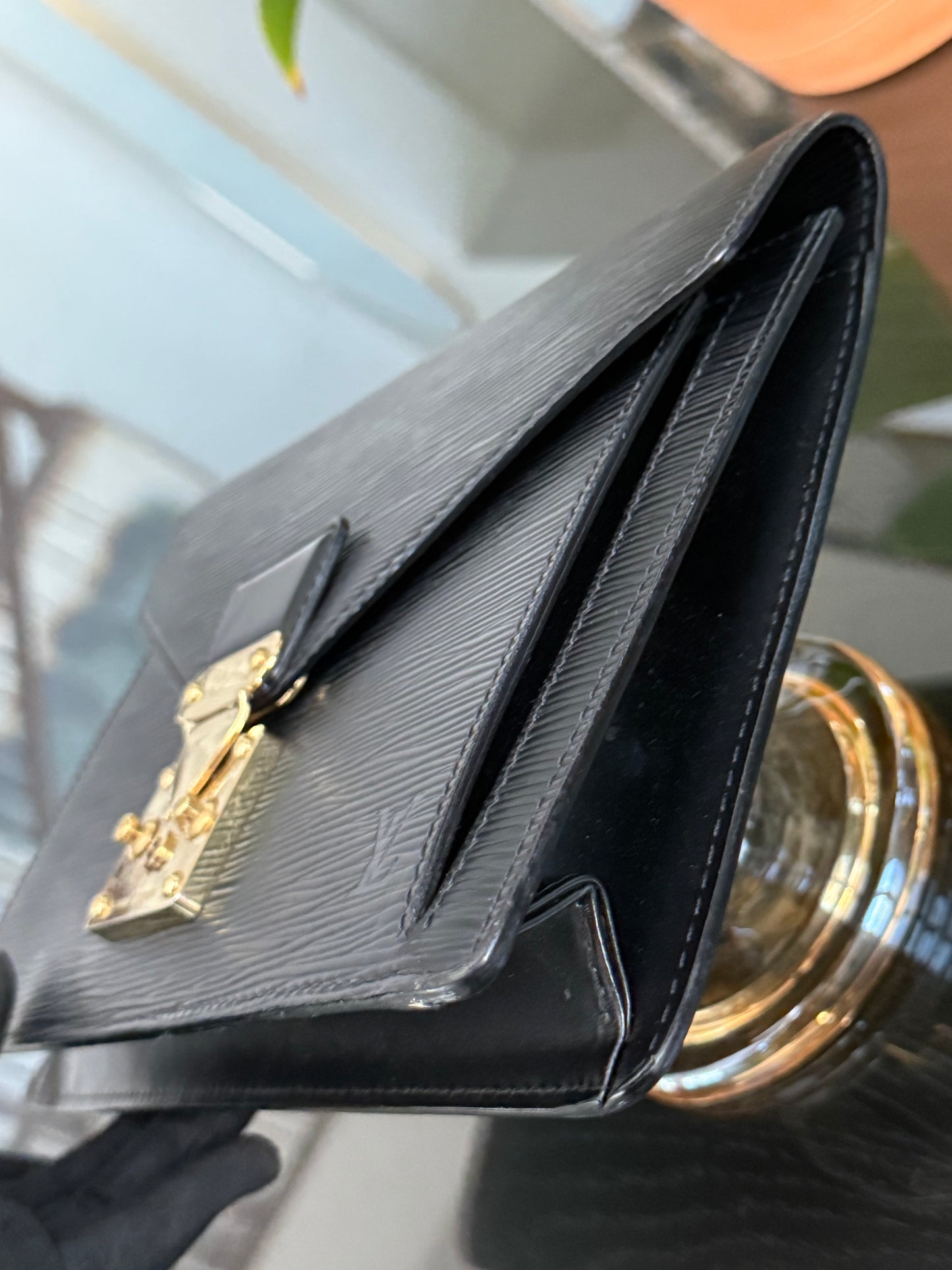Epi Black Sellier Dragonne Clutch with π Key and Dustbag -ποΈ Year: 2005