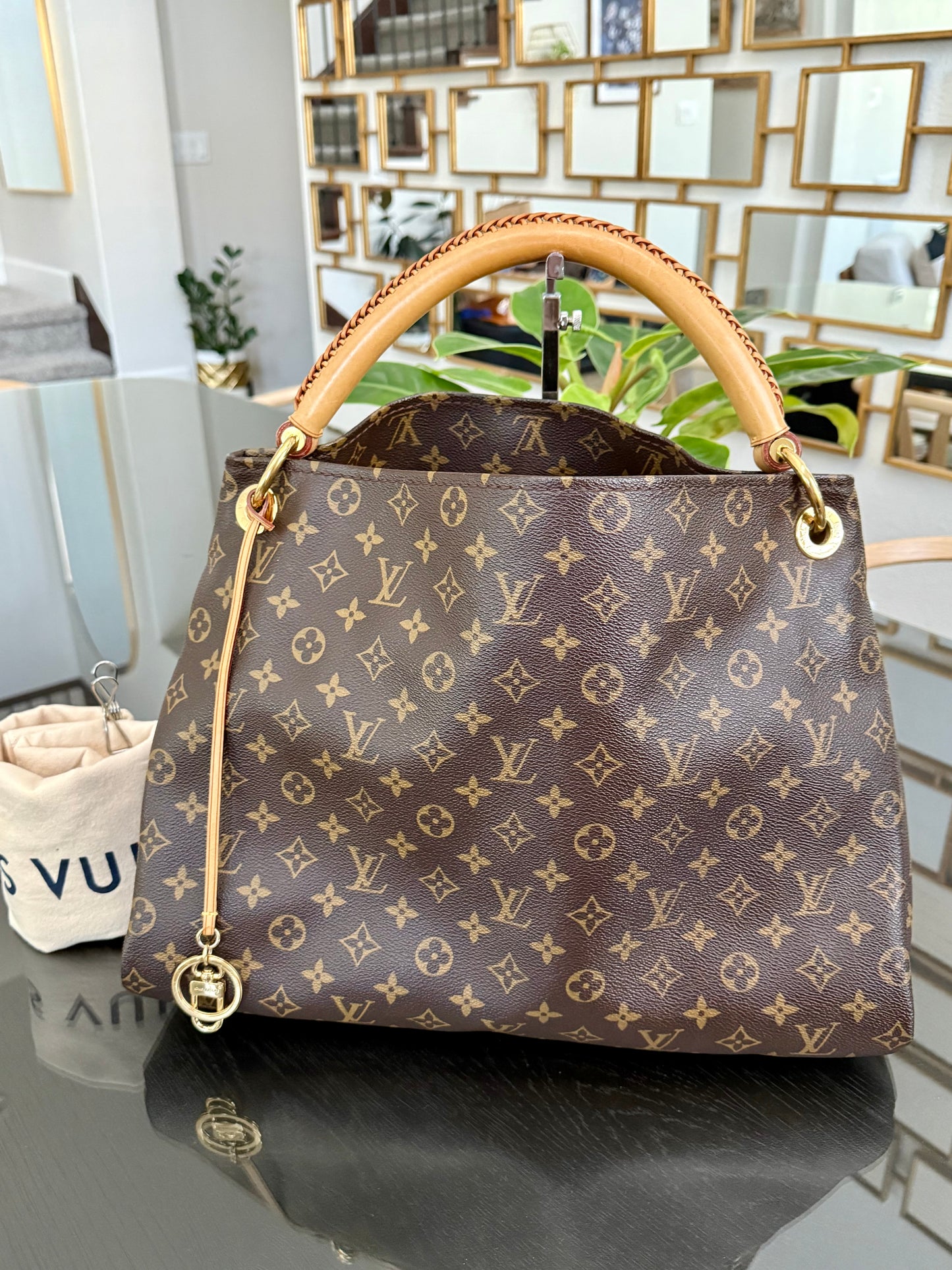 Artsy MM with Dustbag and Insert Organizer - ๐
Year: 2010