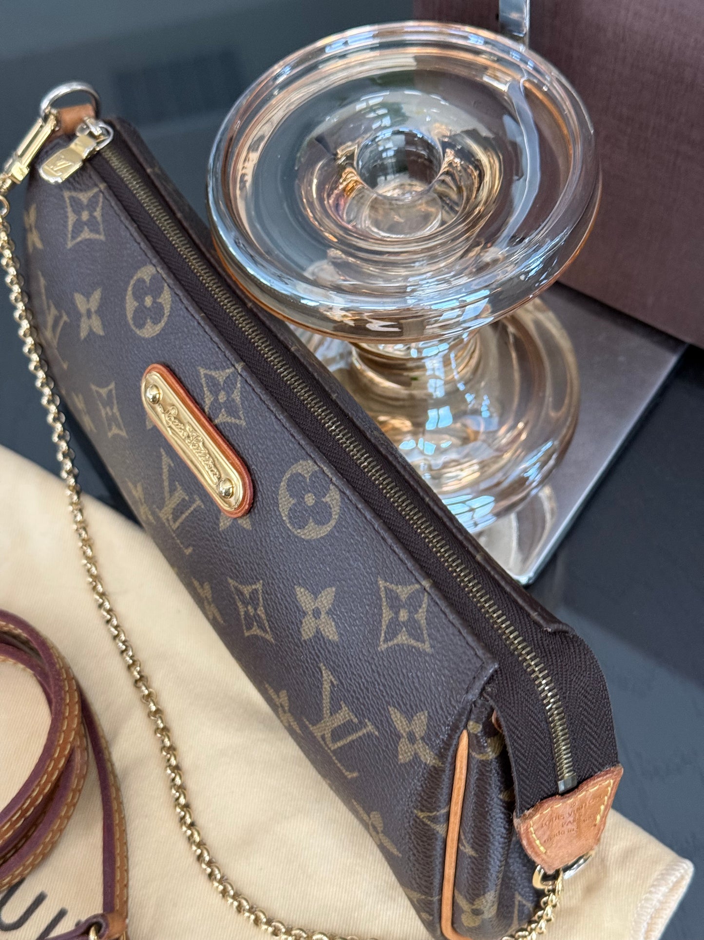 Eva Clutch with Original Strap,Box and Dustbag🗓️ Year: 2009
