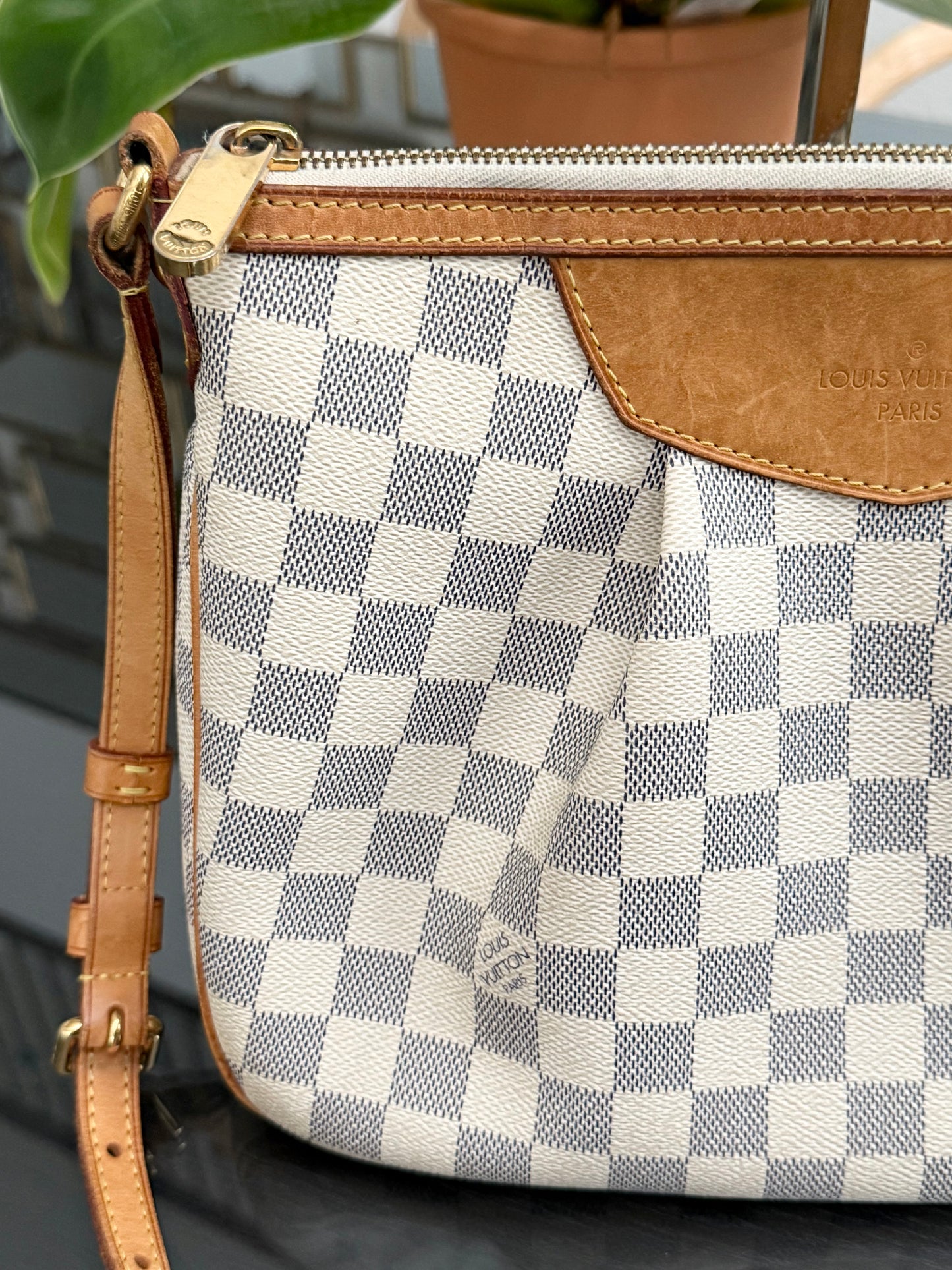 Siracusa PM Crossbody - ๐
Year: 2011