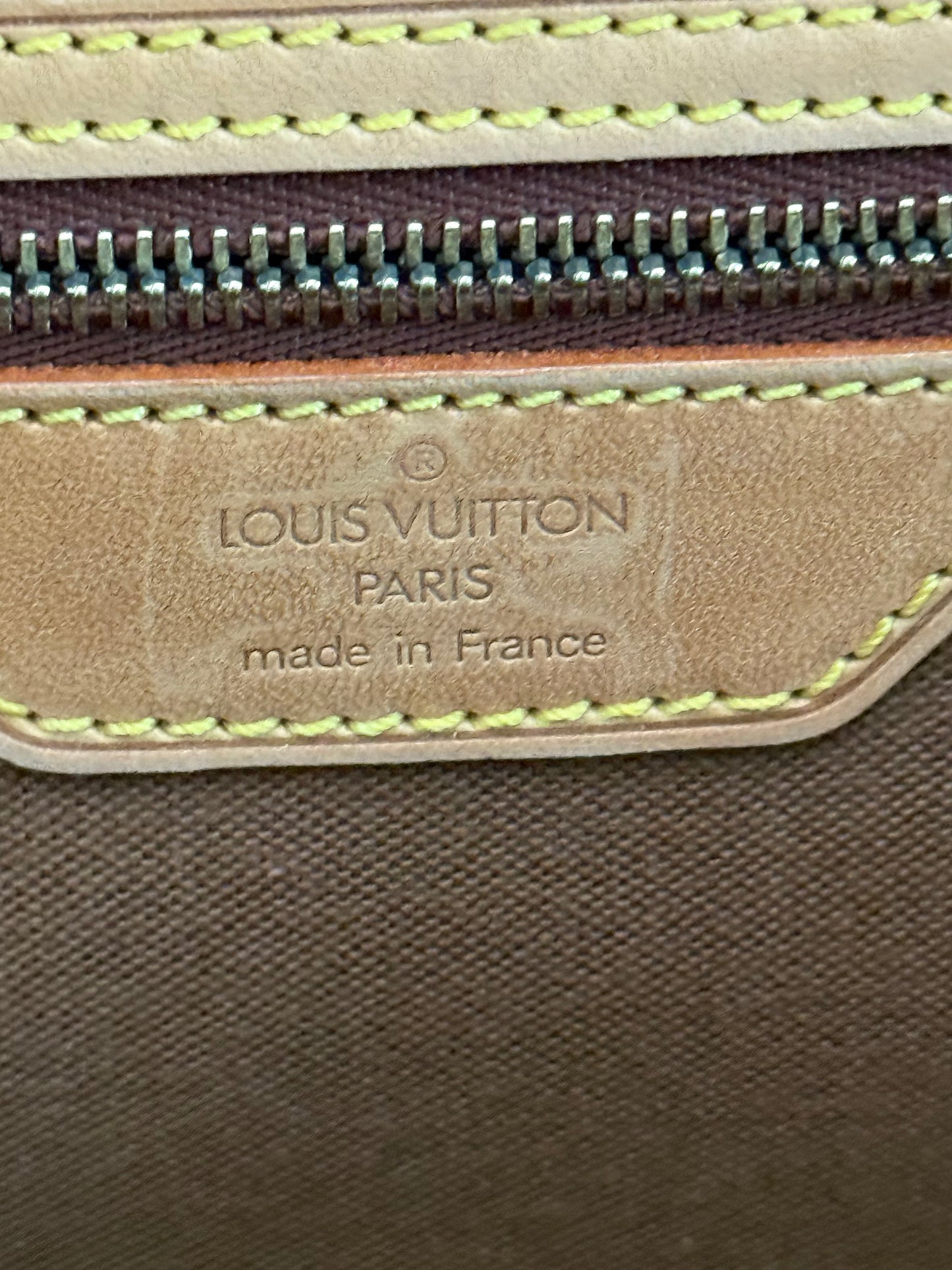 Beverly GM Satchel Crossbody - 📅 Year: 1991