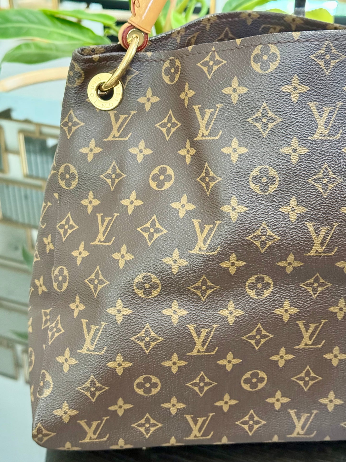 Artsy MM with Dustbag and Insert Organizer - ๐
Year: 2010