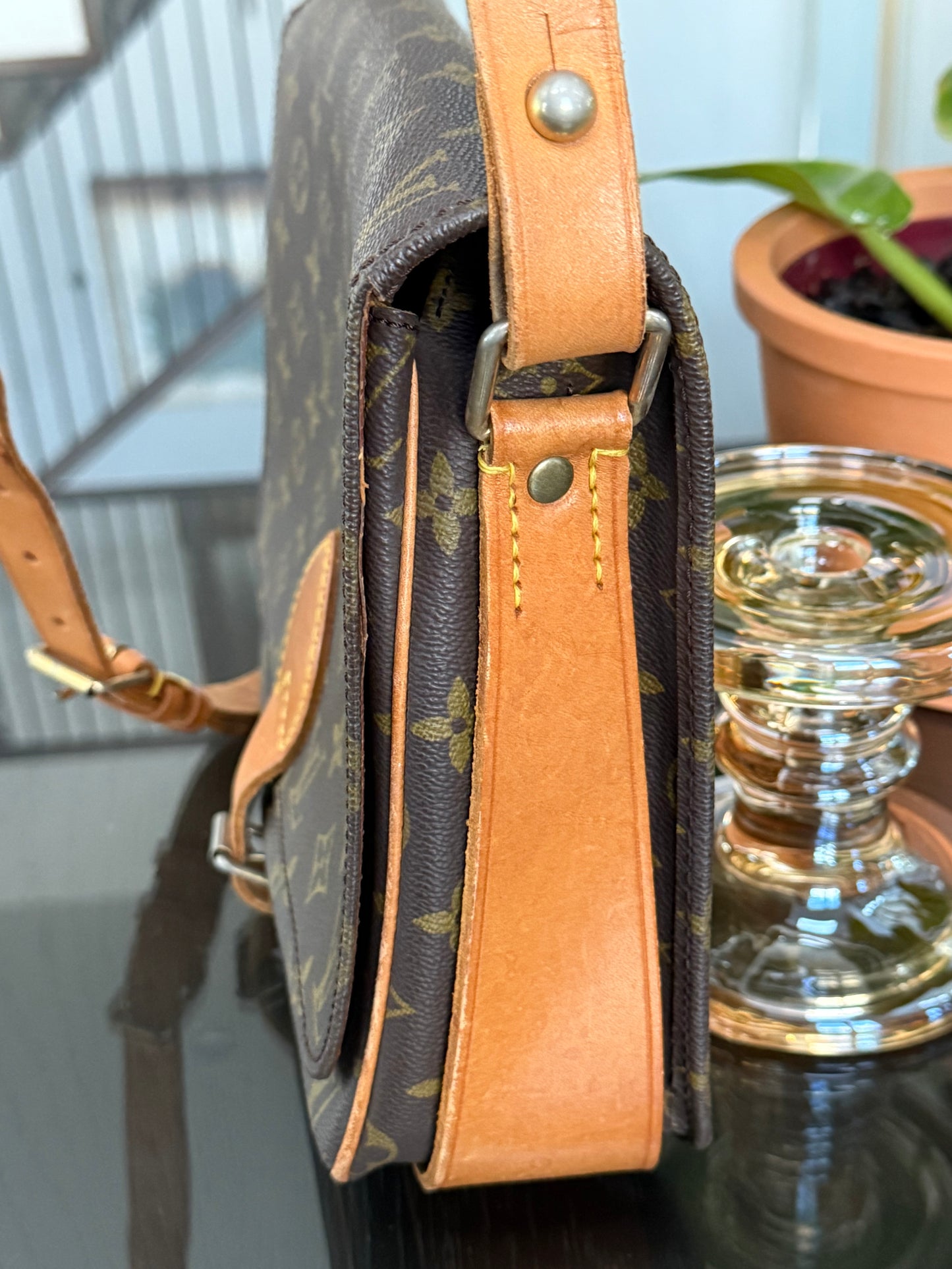 Cartouchiere GM Crossbody -🗓️ Year: 1982