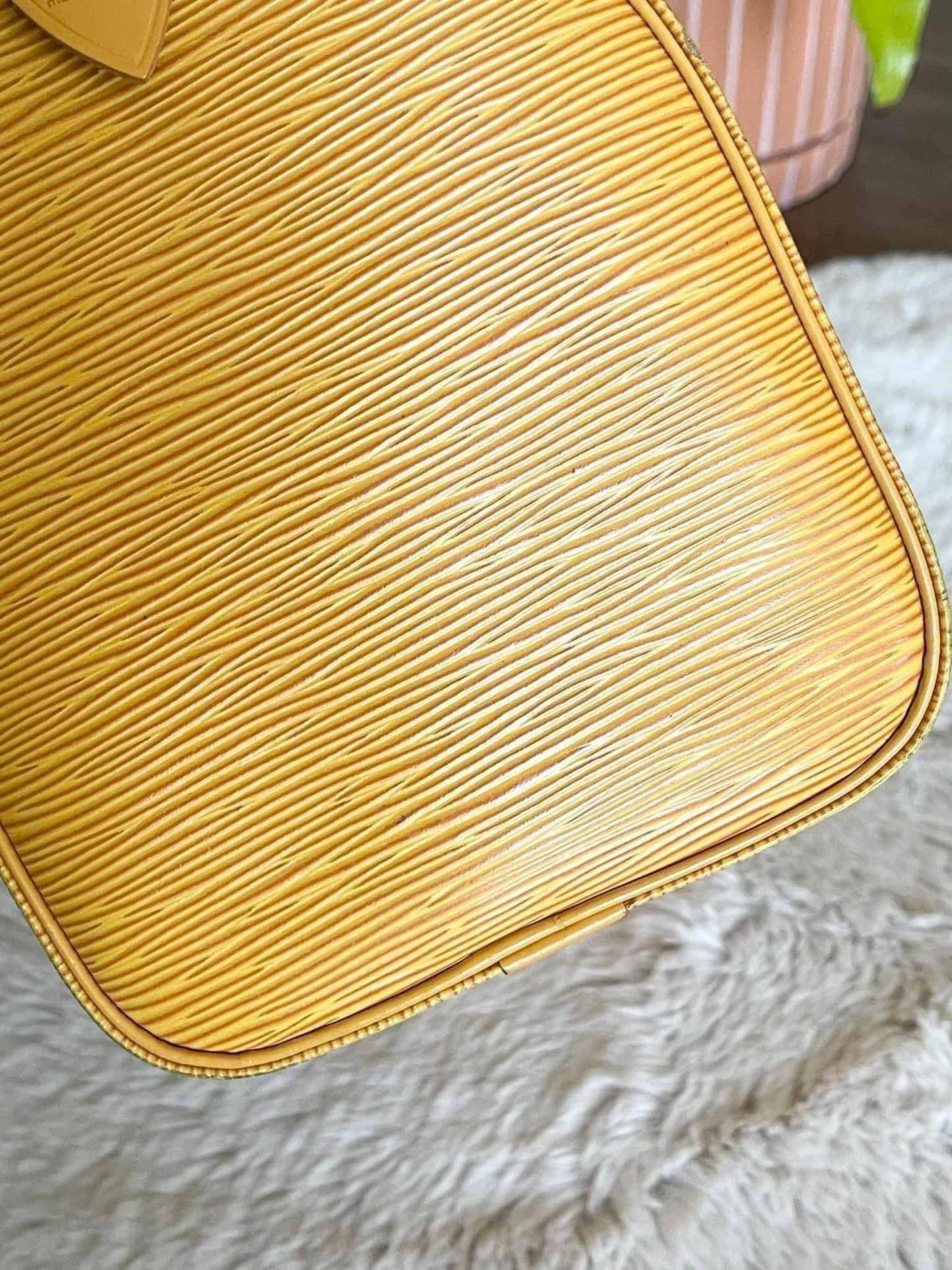 Epi Speedy 25 in Tassel Yellow -Year: 1994