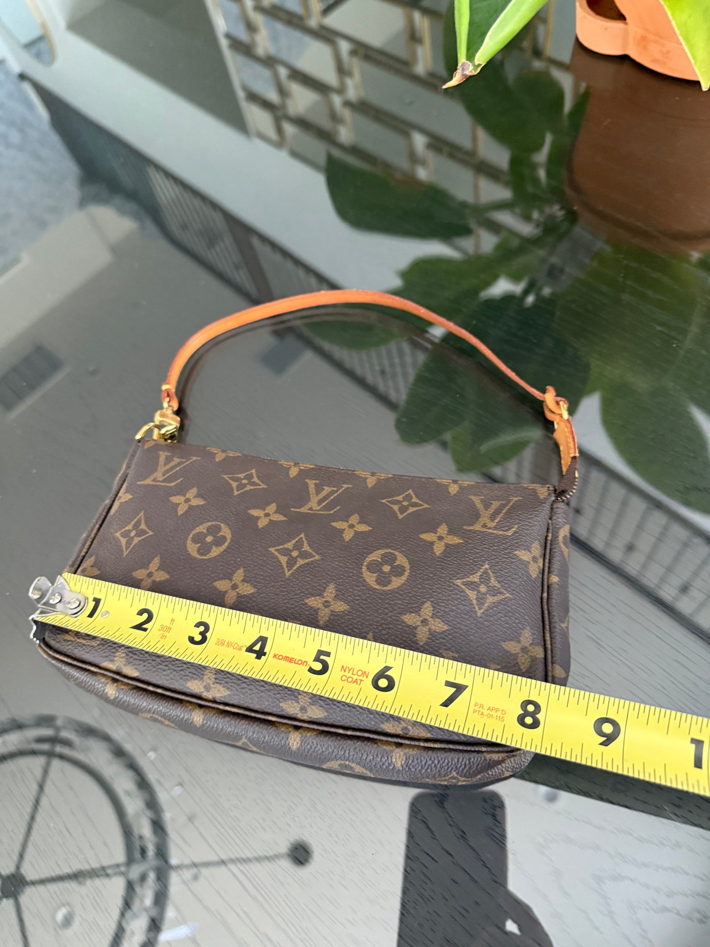 Pochette Accessories - ๐
Year: 2002