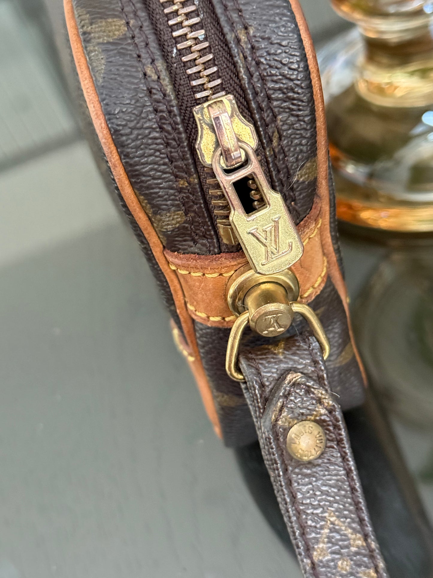 Marly Dragonne PM Clutch
๐๏ธ Year: 1992