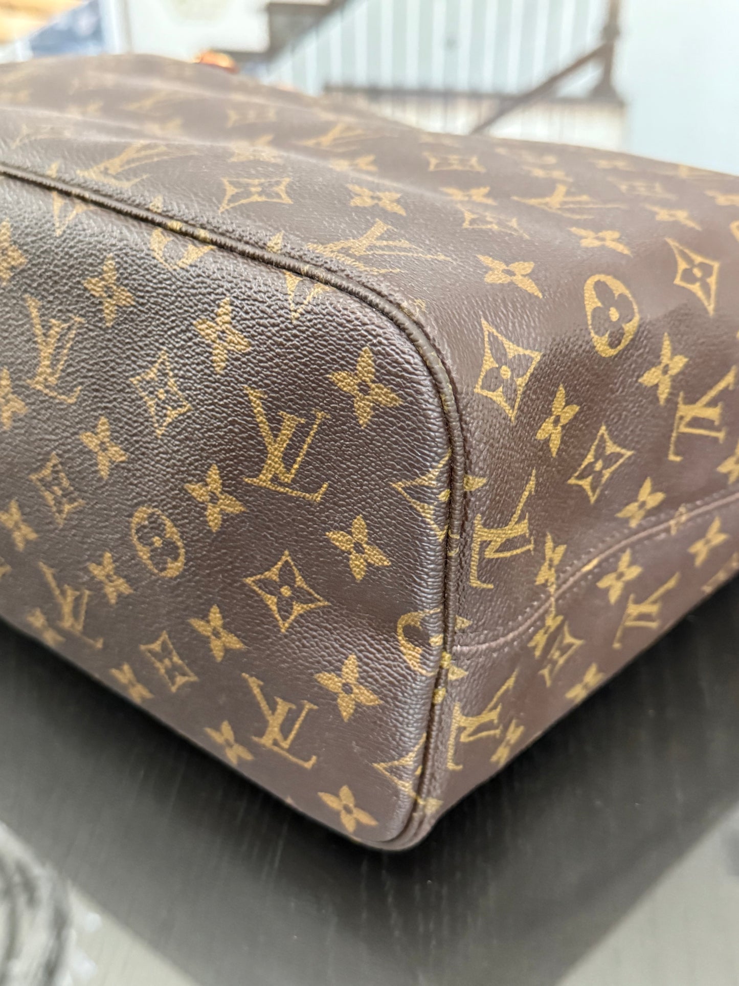 Neverfull MM with Dustbag and Insert Organizer 🗓️ Year: 2008