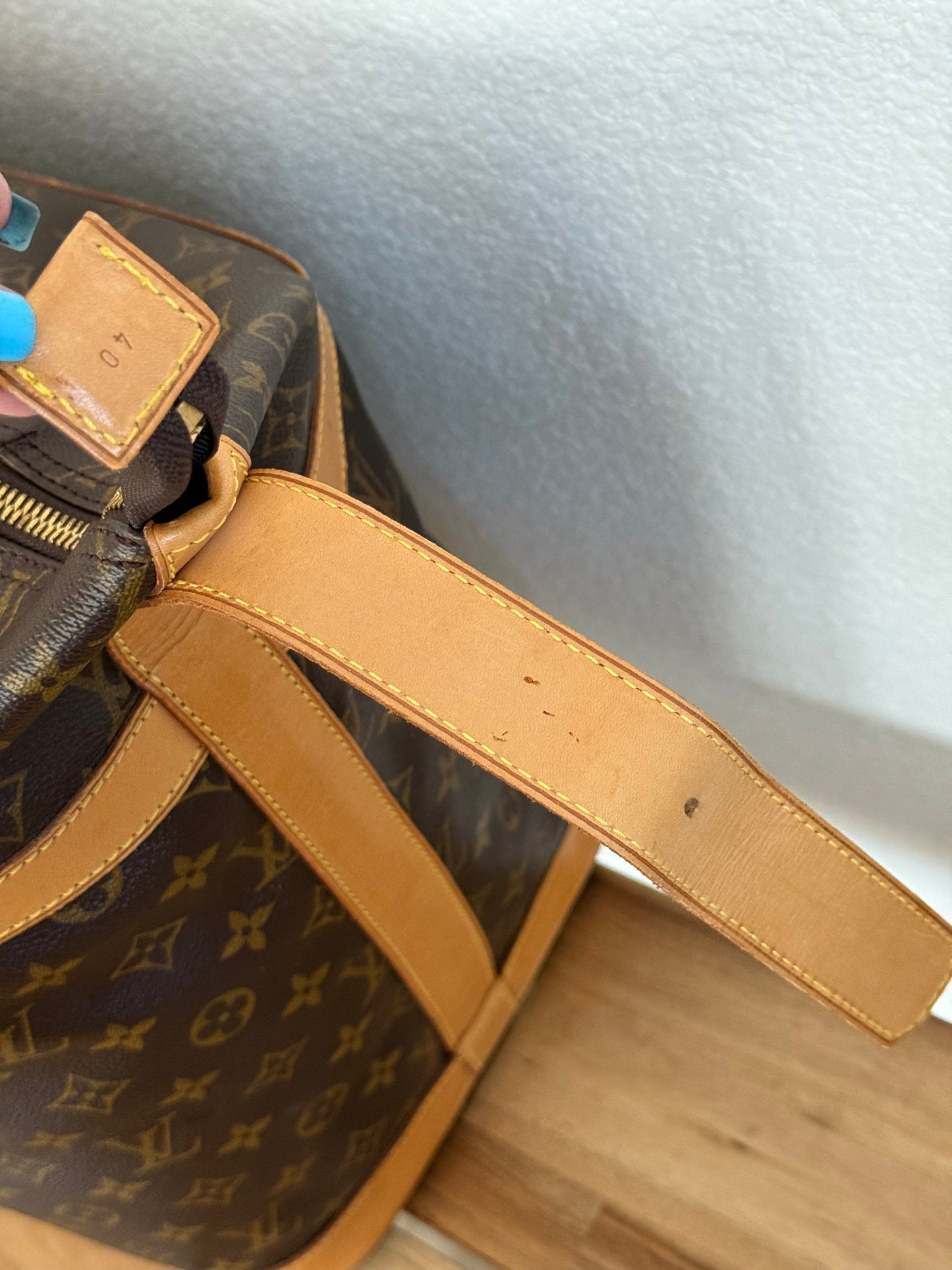 Cruiser 40 with Luggage tag ποΈ Year: 1997