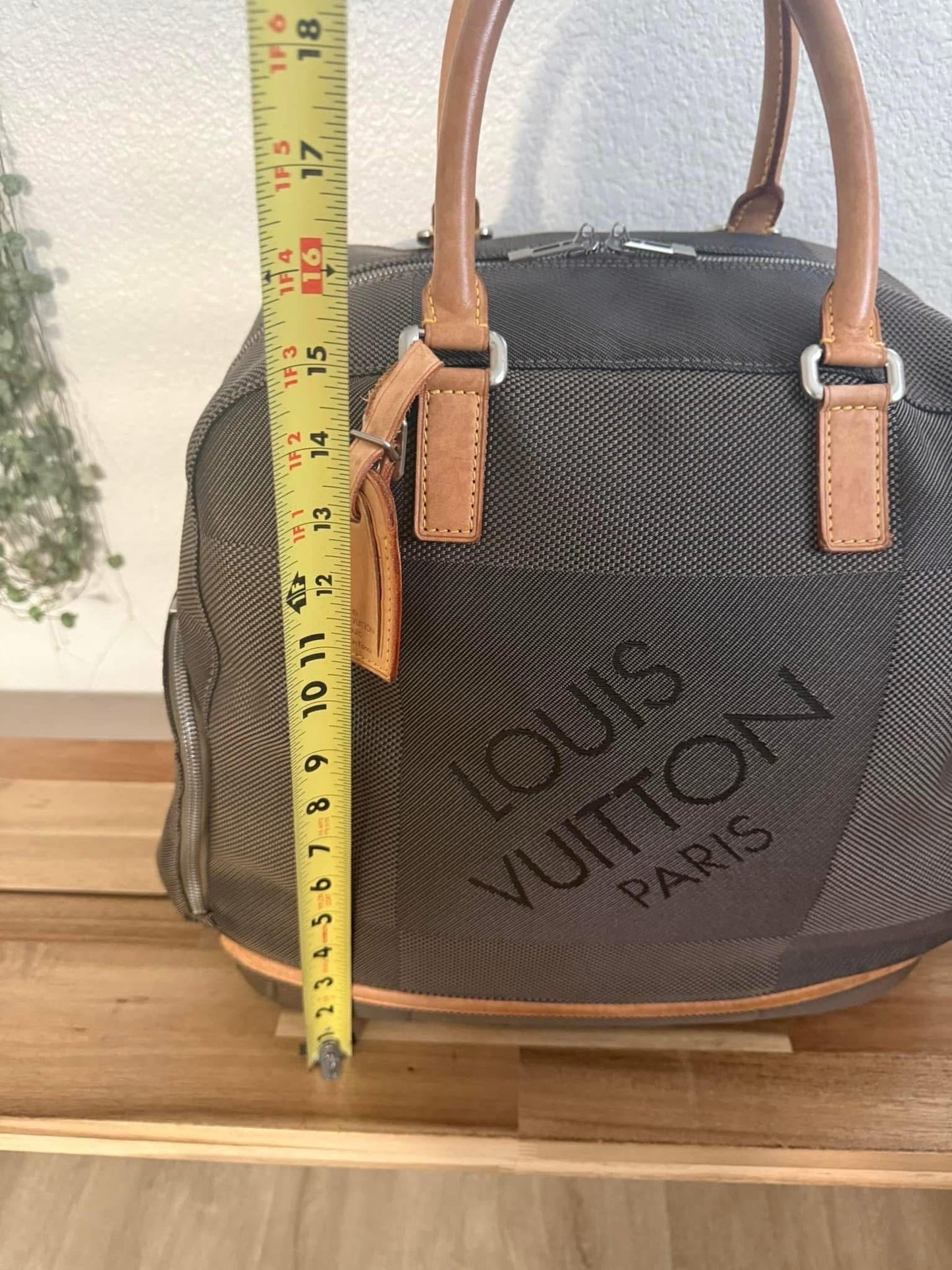 Damier Geant Aventeur Sport/Travel Bag -Year: 2004