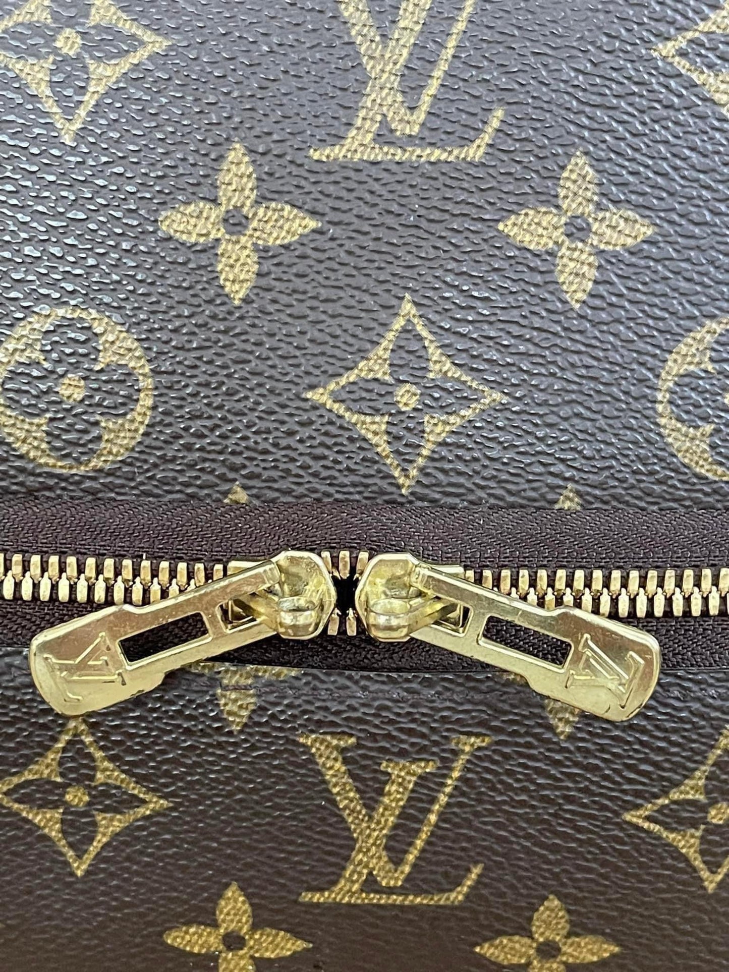Evasion MM in Monogram - π
Year: 1999