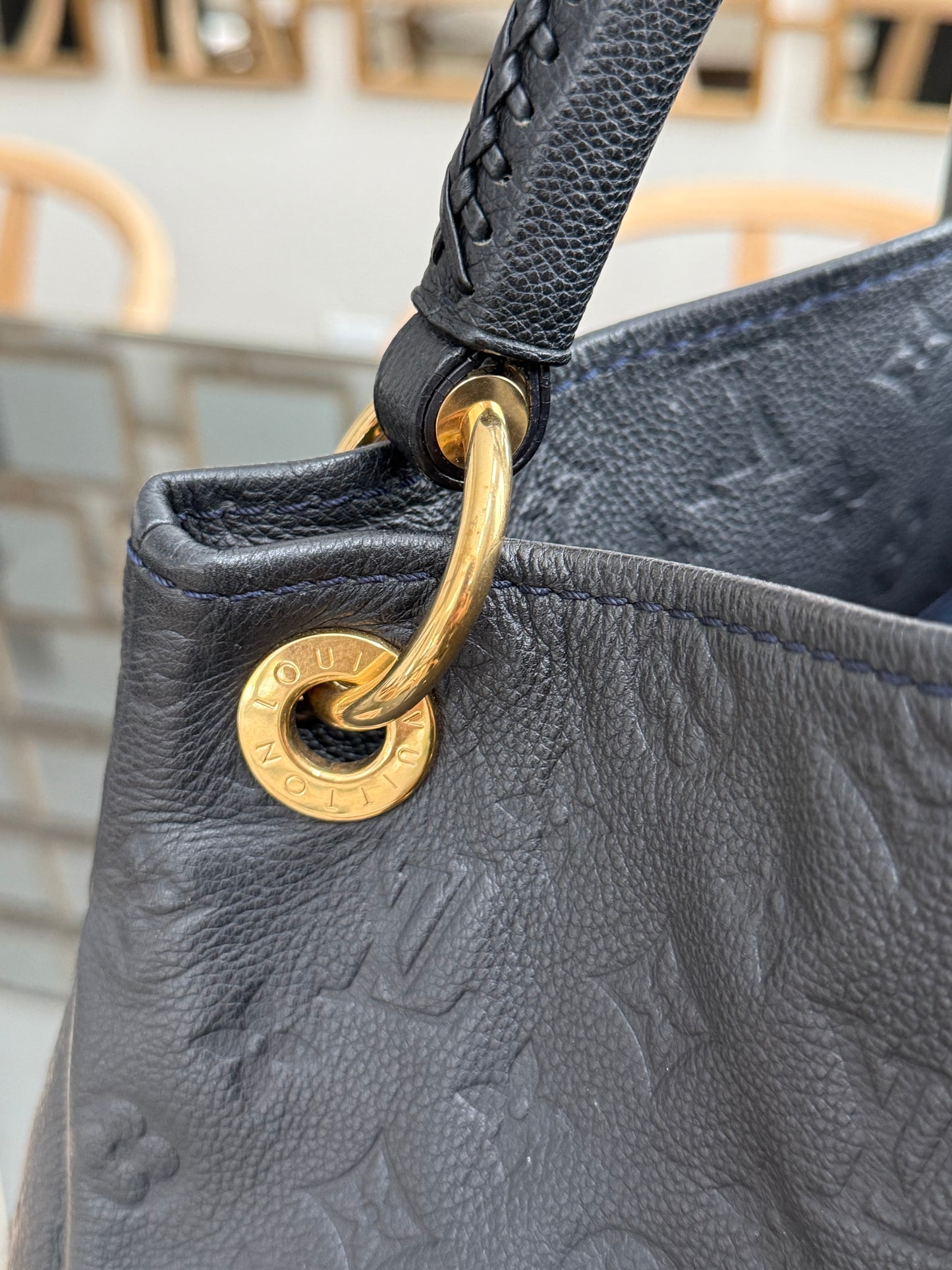 Artsy MM Empriente (Black/Dark Blue) with Dustbag and Insert Organizer - ๐
Year: 2011