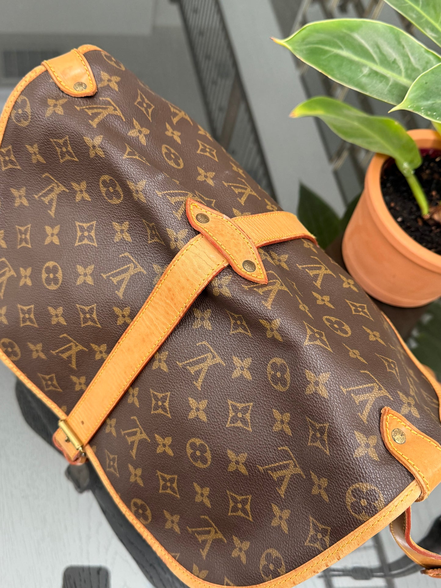 Saumur 35 Crossbody -๐๏ธ Year: 1992