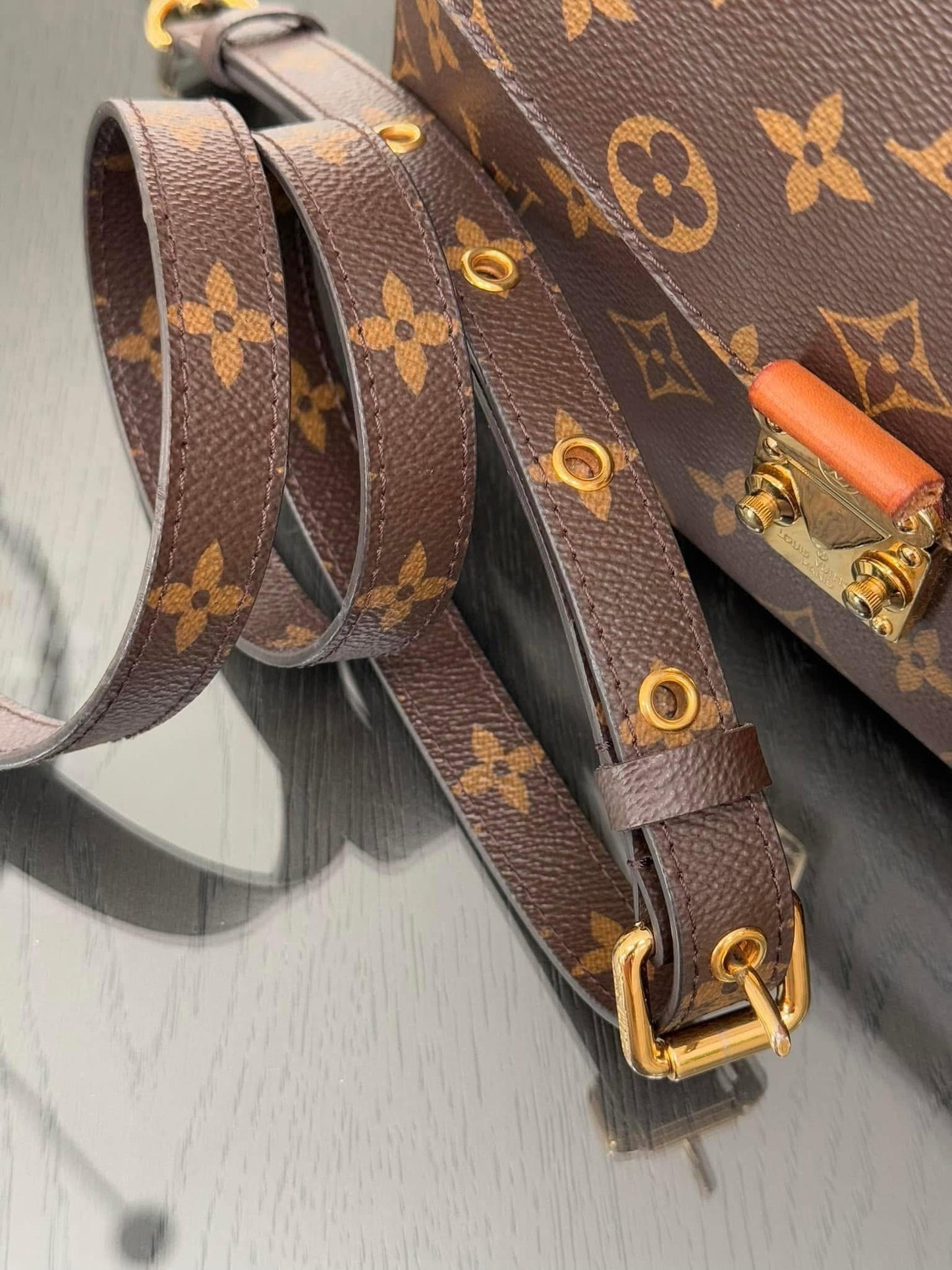 Pochette Metis with Box, Dustbag and Paper bag -Microchip & Authenticed