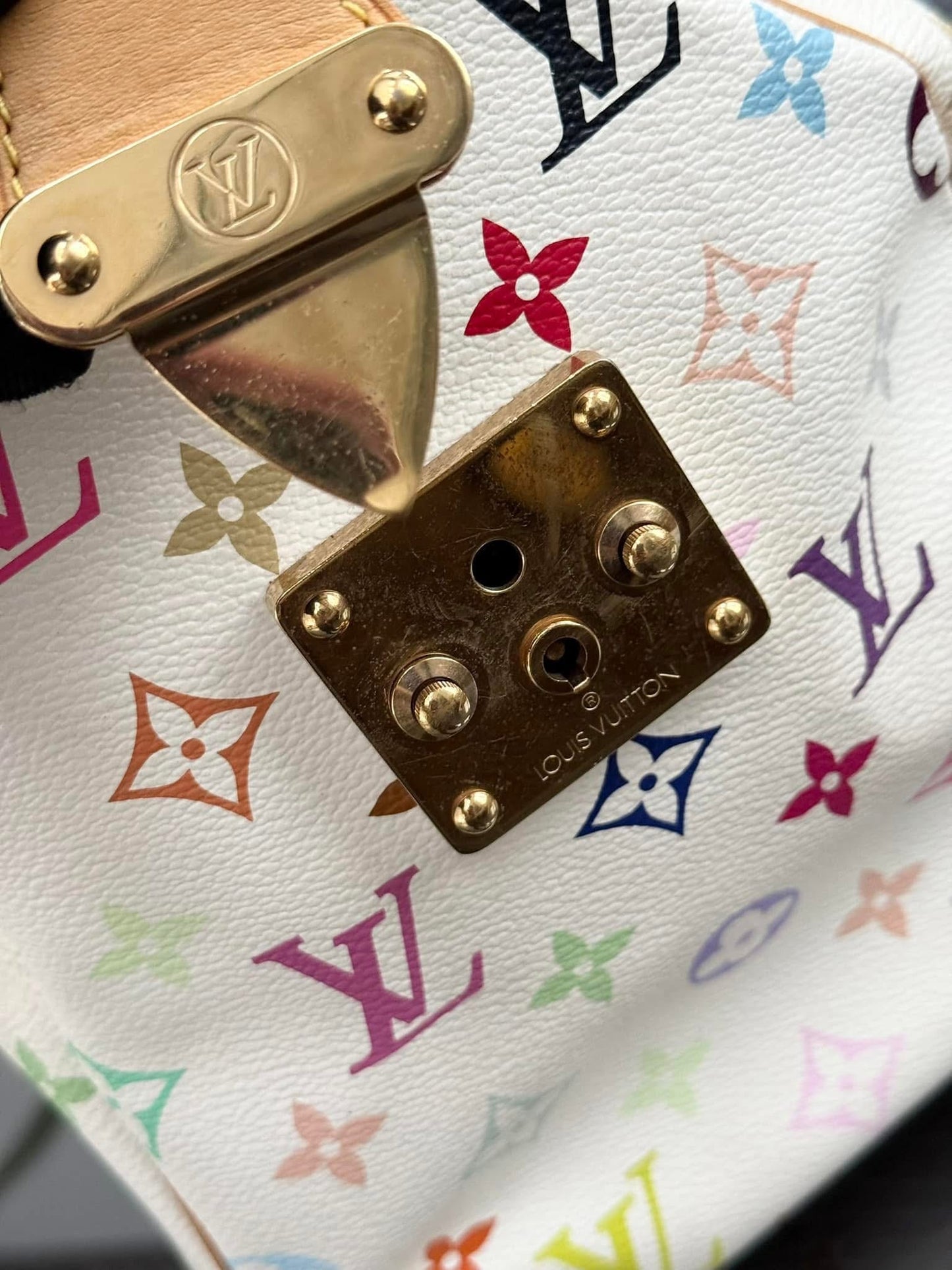 Multicolor Speedy 30 with Dustbag, clochette and keys π π
Year: 2007