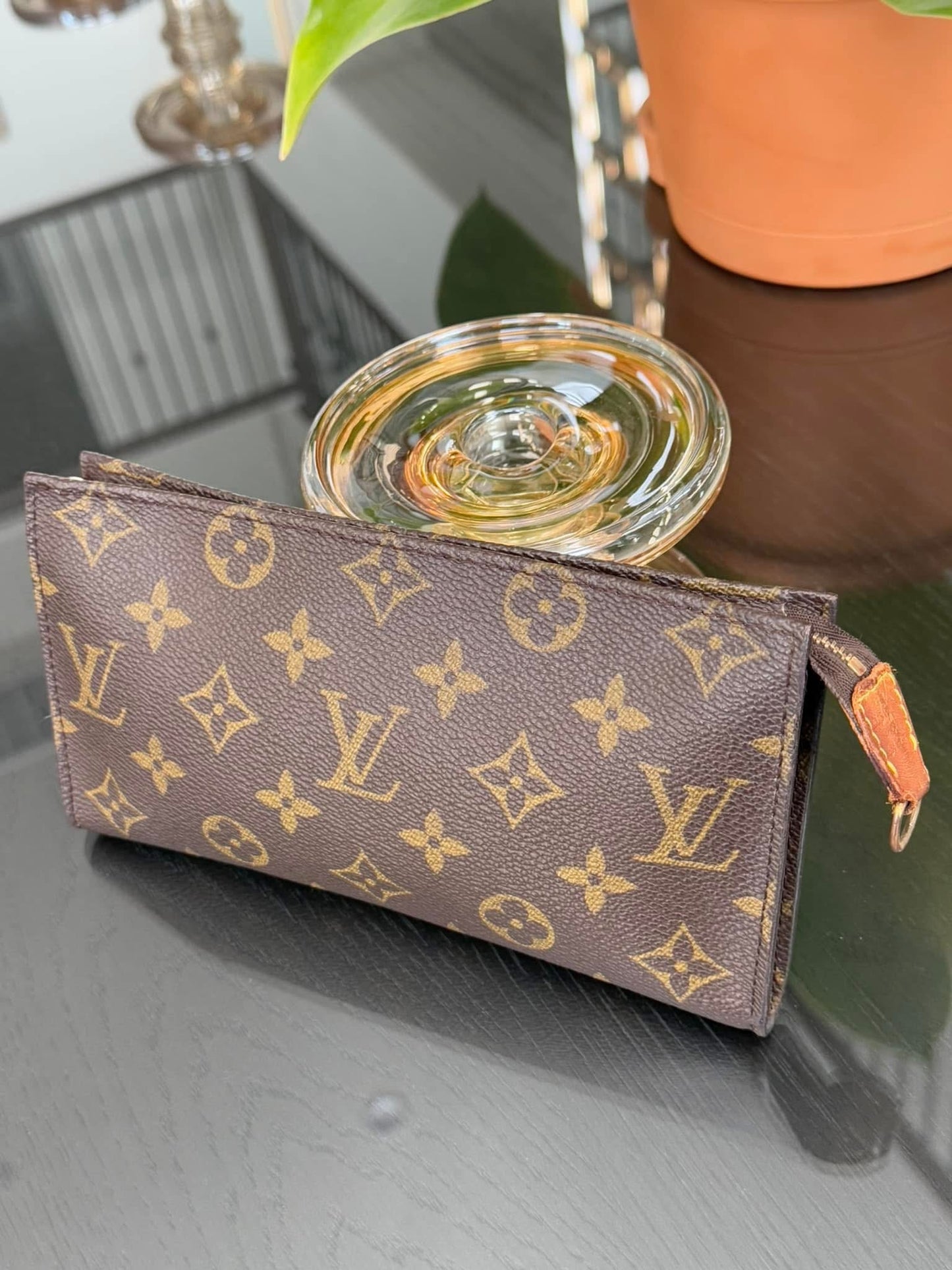 Bucket GM Pouch- ๐
Year: 1995