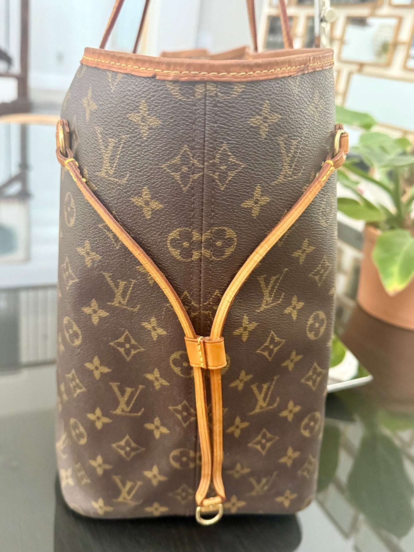 Neverfull GM in Monogram with Insert Organizer 🗓️ Year: 2007