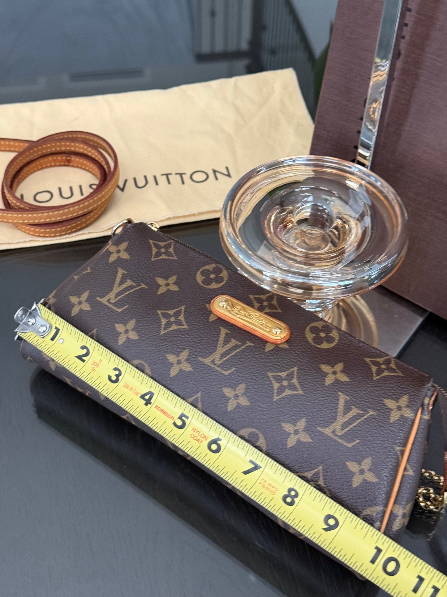 Eva Clutch with Original Strap,Box and Dustbag🗓️ Year: 2009