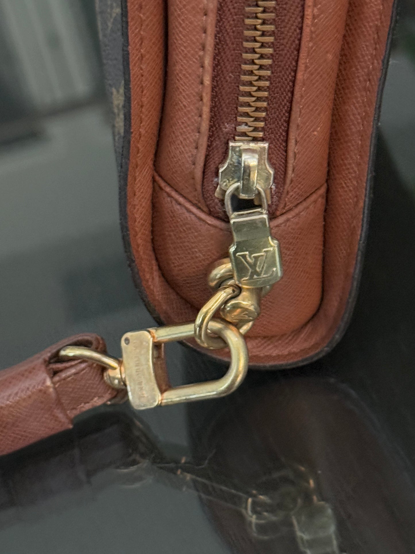Orsay Clutch
๐๏ธ Year: 1998