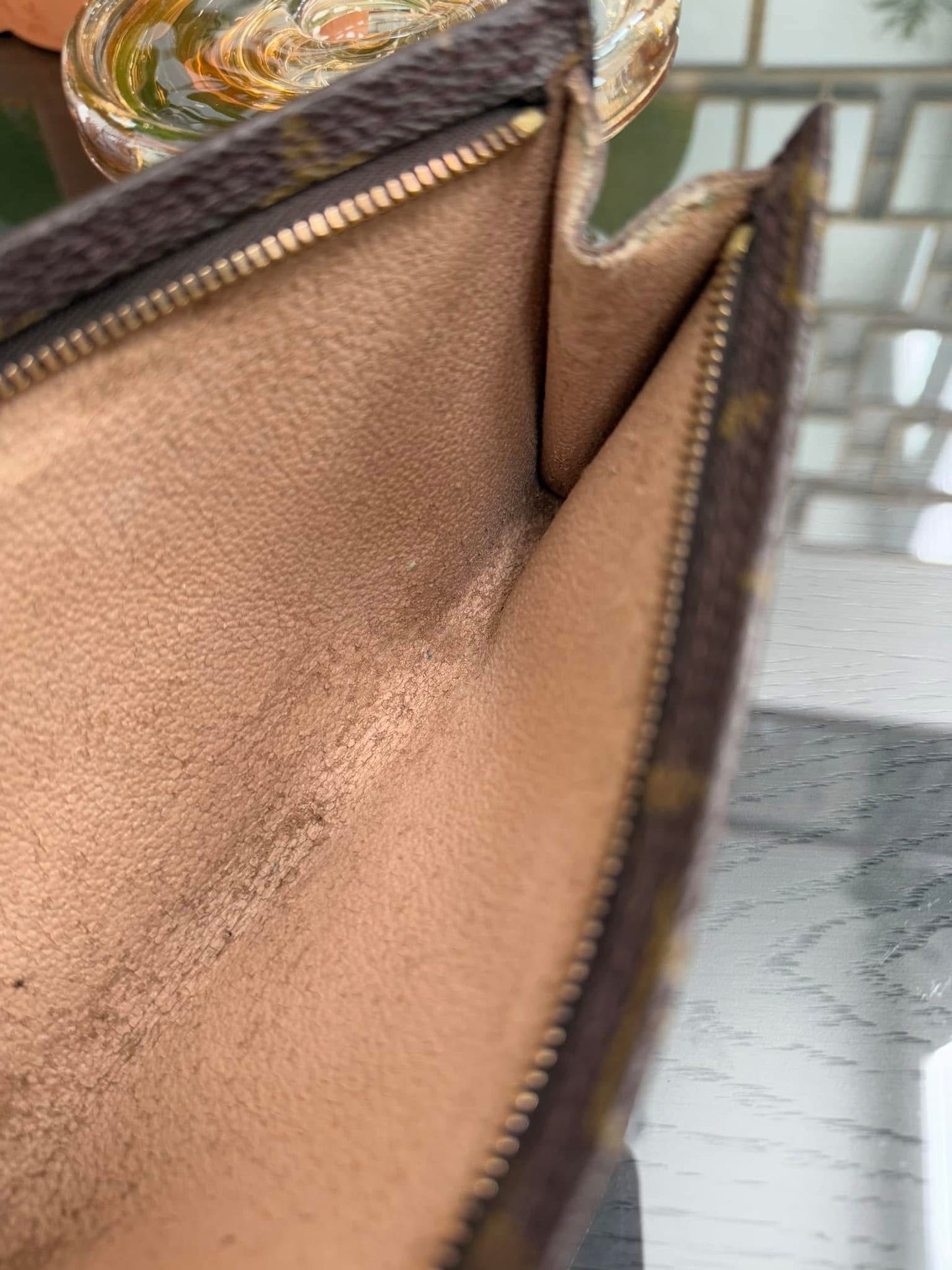 Bucket GM Pouch- ๐
Year: 1995