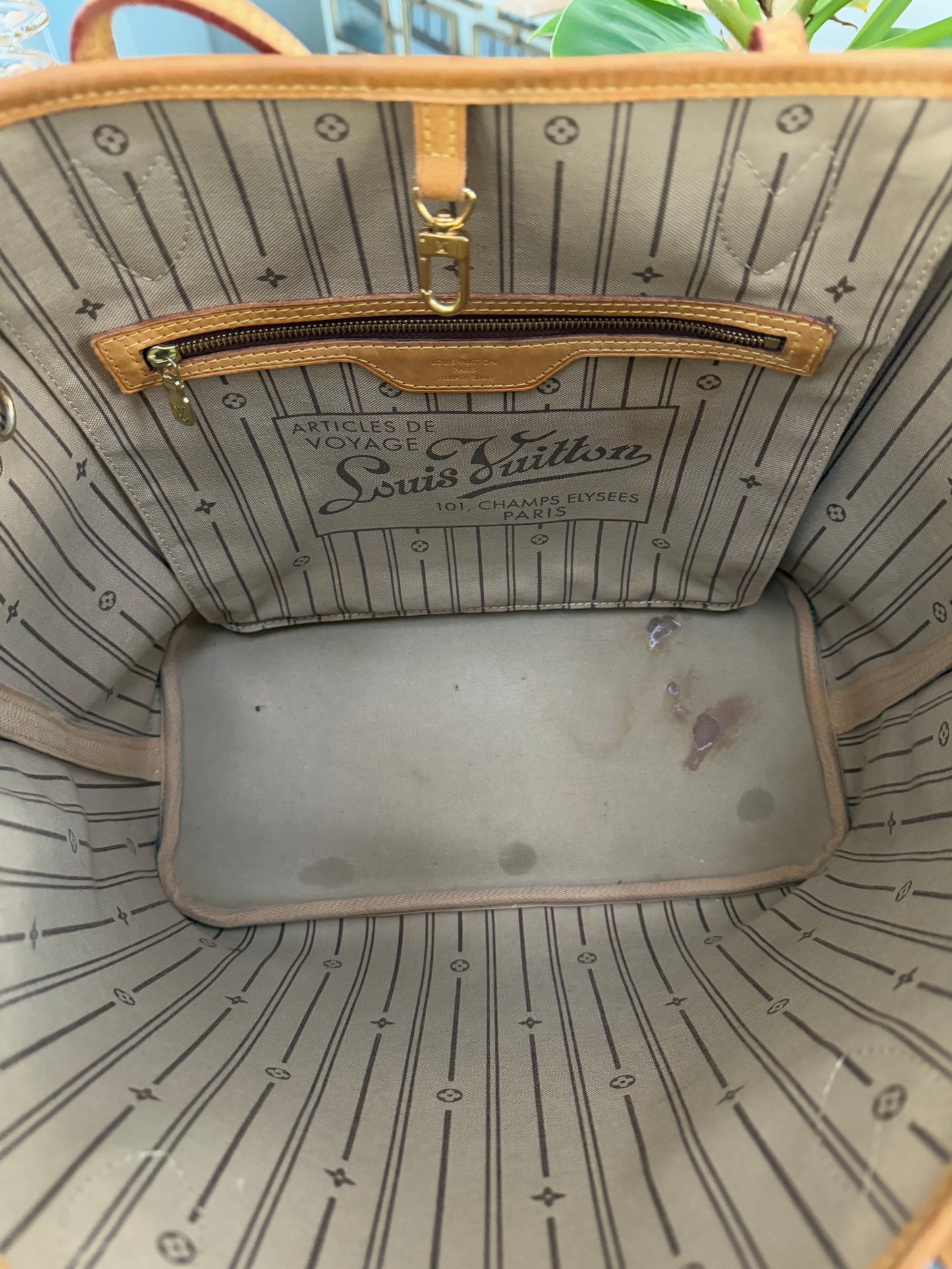 Neverfull MM with Dustbag and Insert Organizer -๐๏ธ Year: 2011