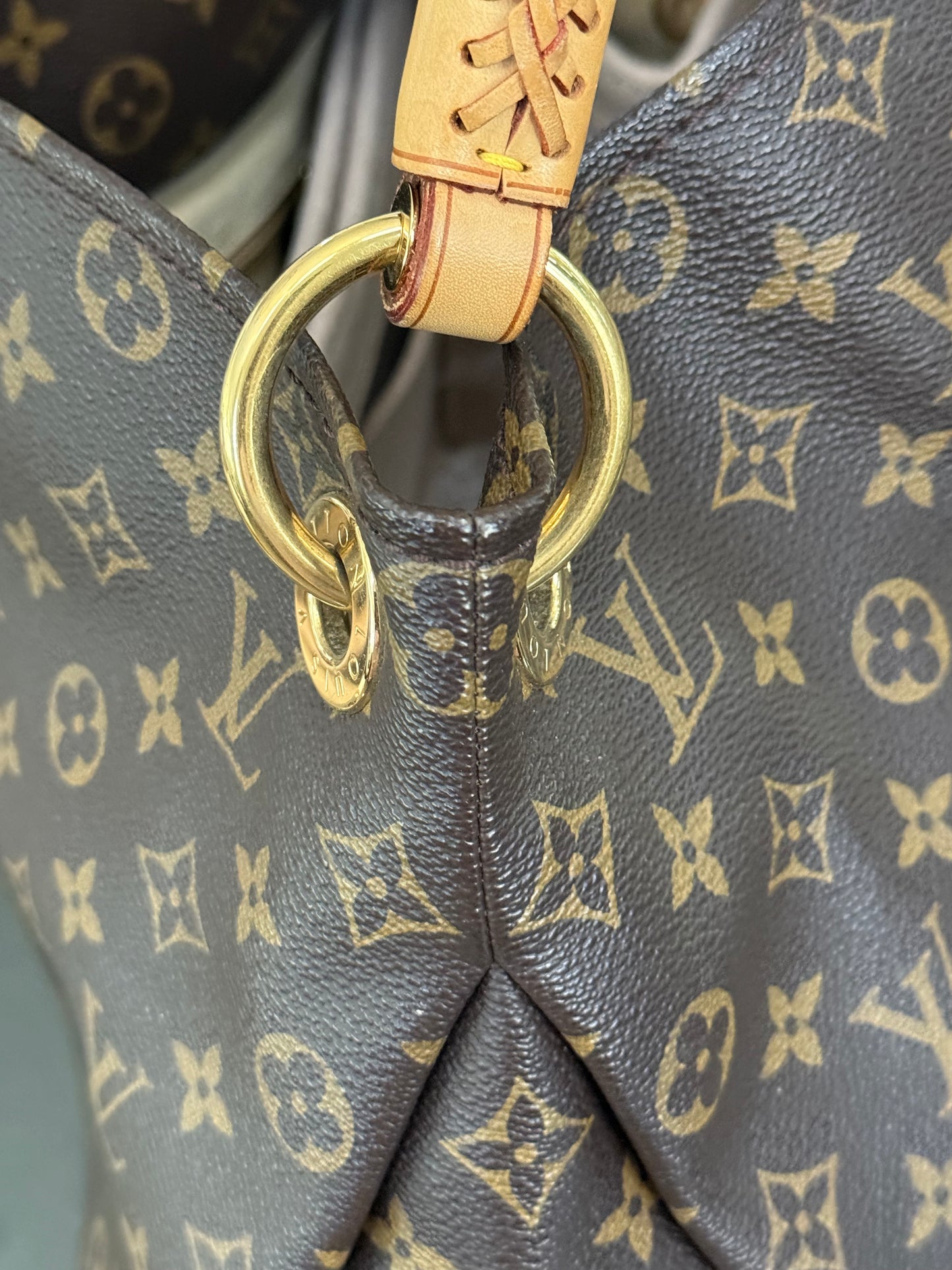 Artsy MM with Dustbag and Insert Organizer - ๐
Year: 2010