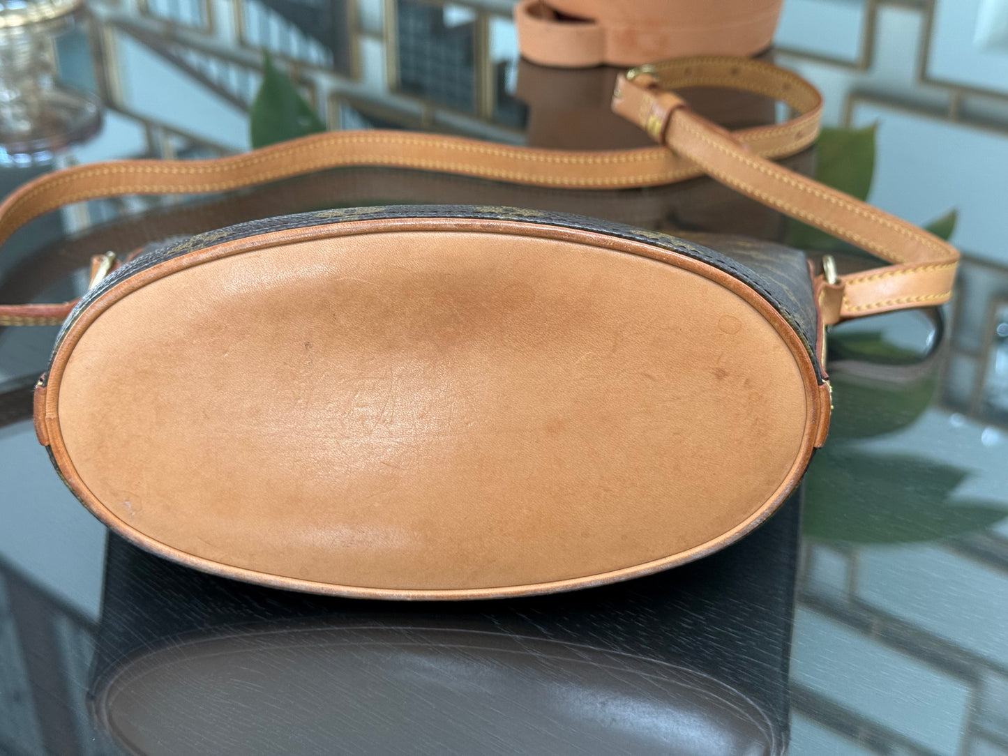Drouot Crossbody
π
Year: 1997