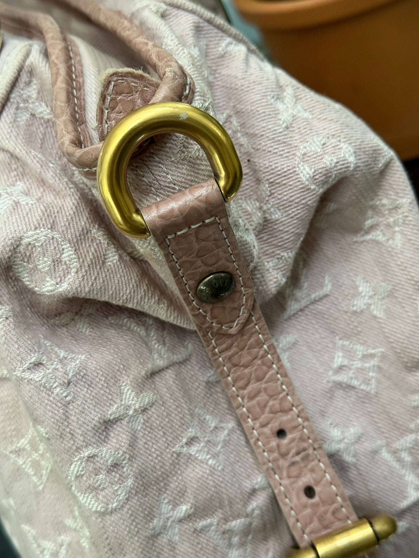 Denim Neo Cabby MM in Rose Pink 🗓️ Year: 2009