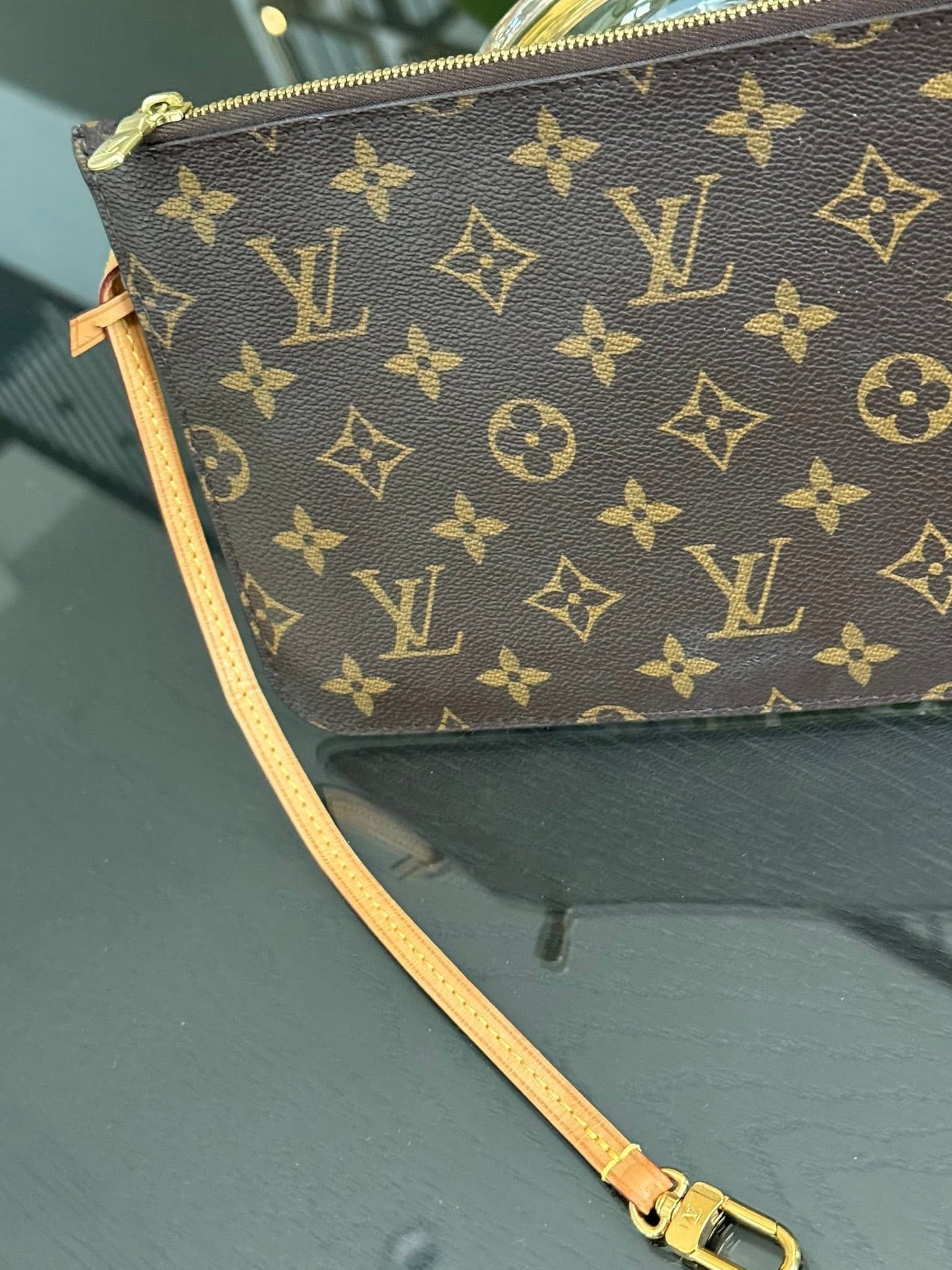 Neverfull MM/GM Pouch in beige 🗓️ Year: 2016