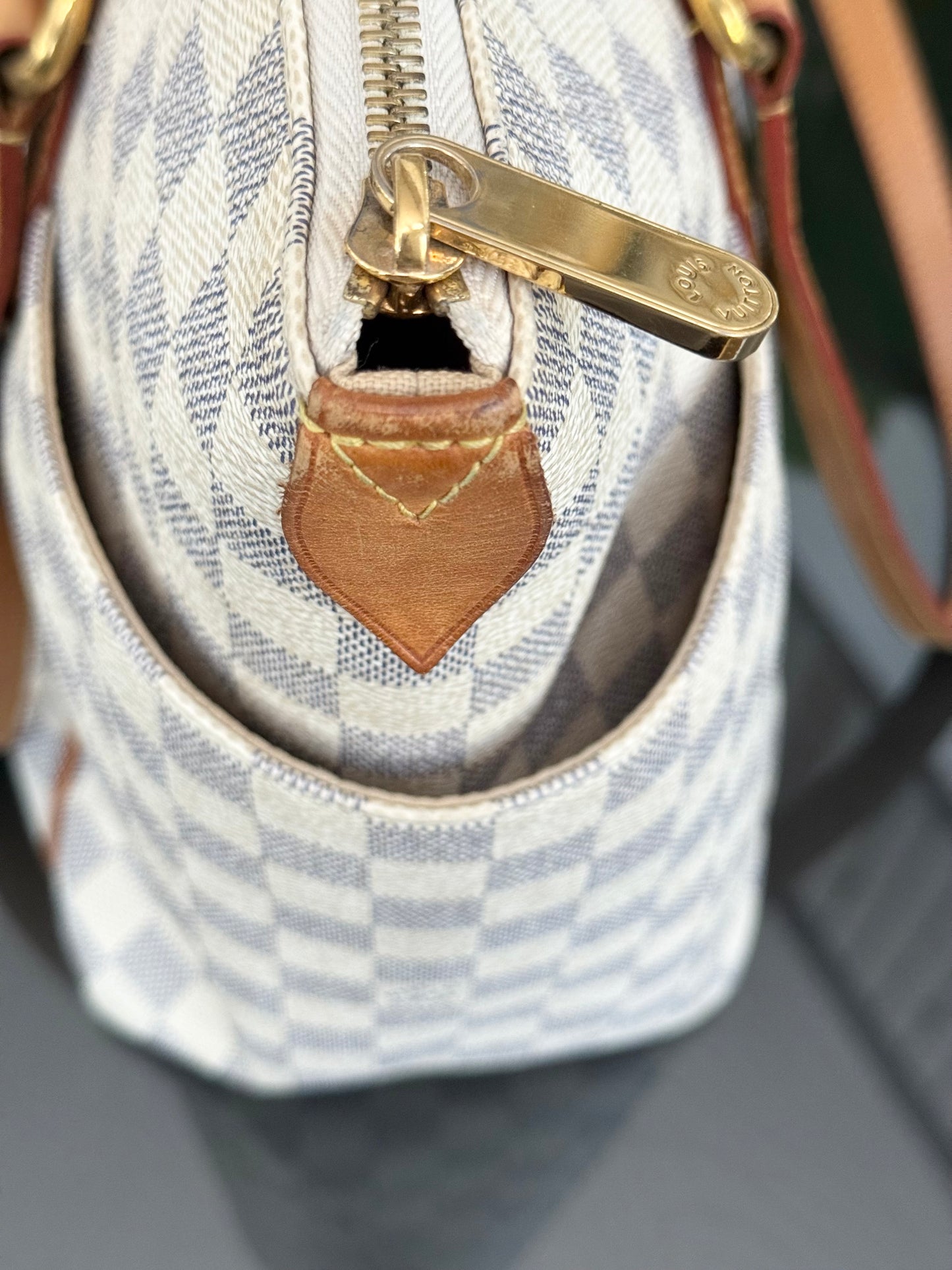 Totally MM in Azur with Dustbag -Year: 2011