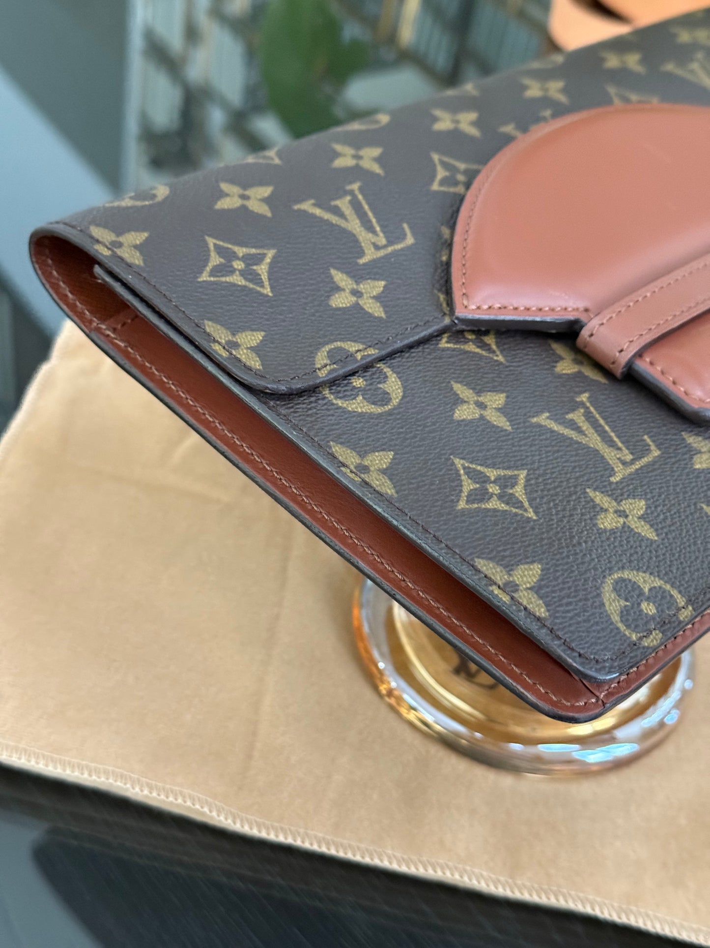 Chaillot Clutch w/ Dustbag 🗓️ Year: 1987