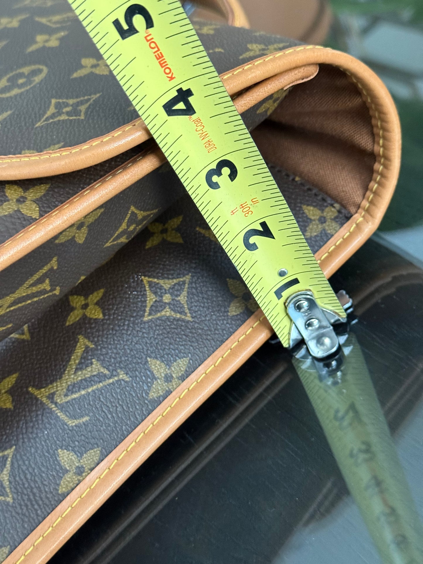 Beverly GM Satchel Crossbody - 📅 Year: 1991