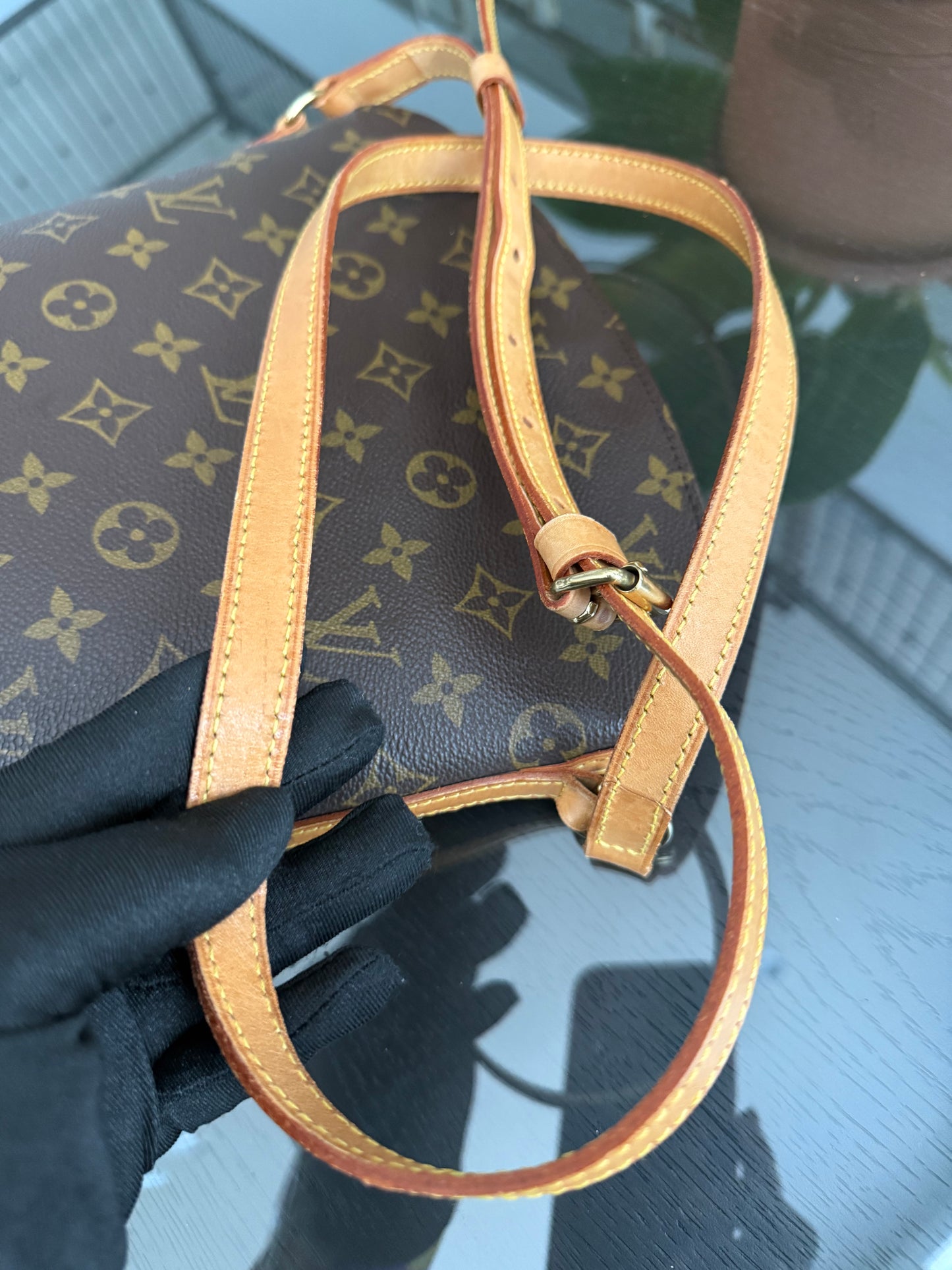 Drouot Crossbody -π
Year: 1997