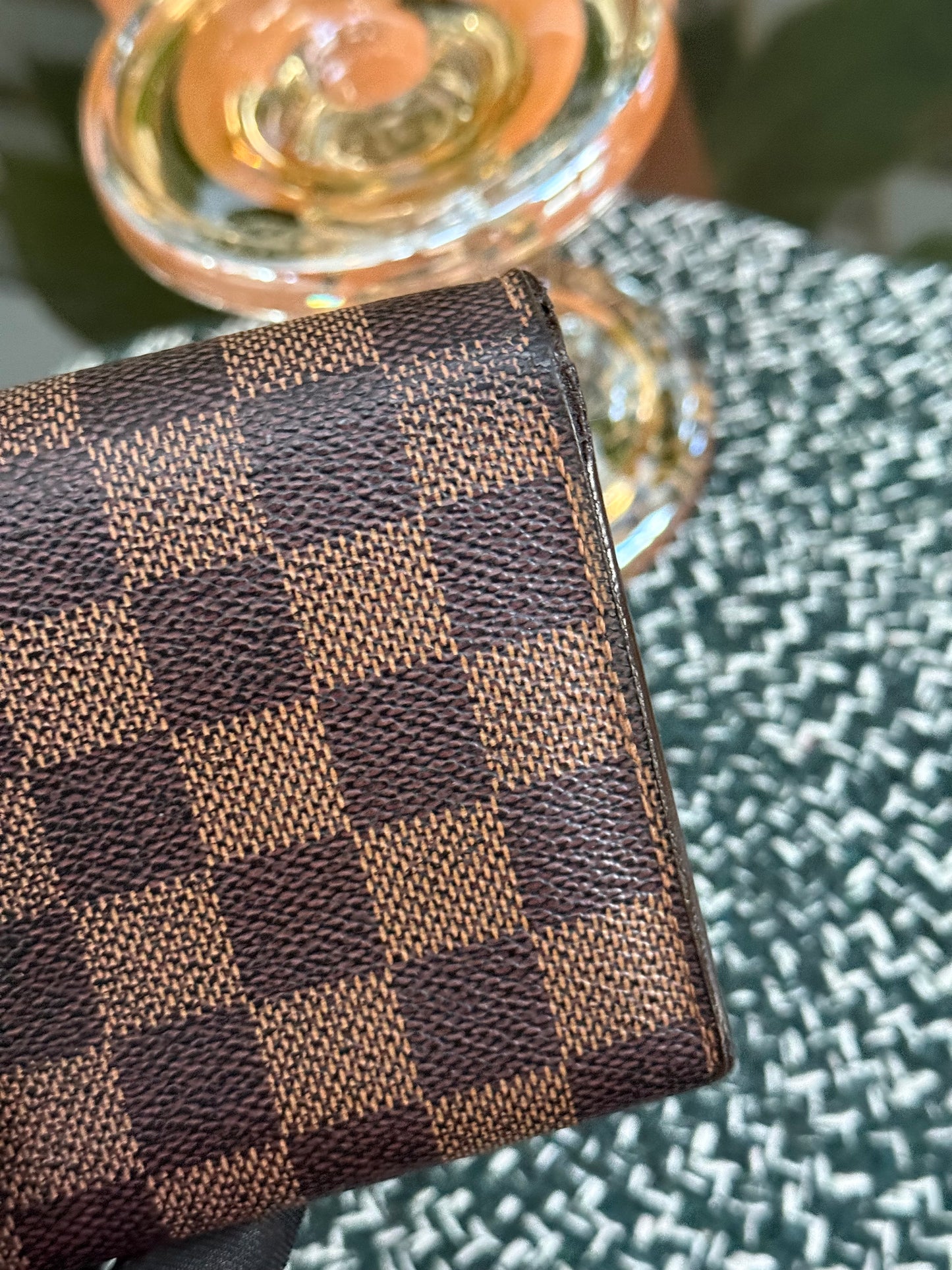 Sarah Wallet in DE with 10 Cardholders 🗓️ Year: 2009