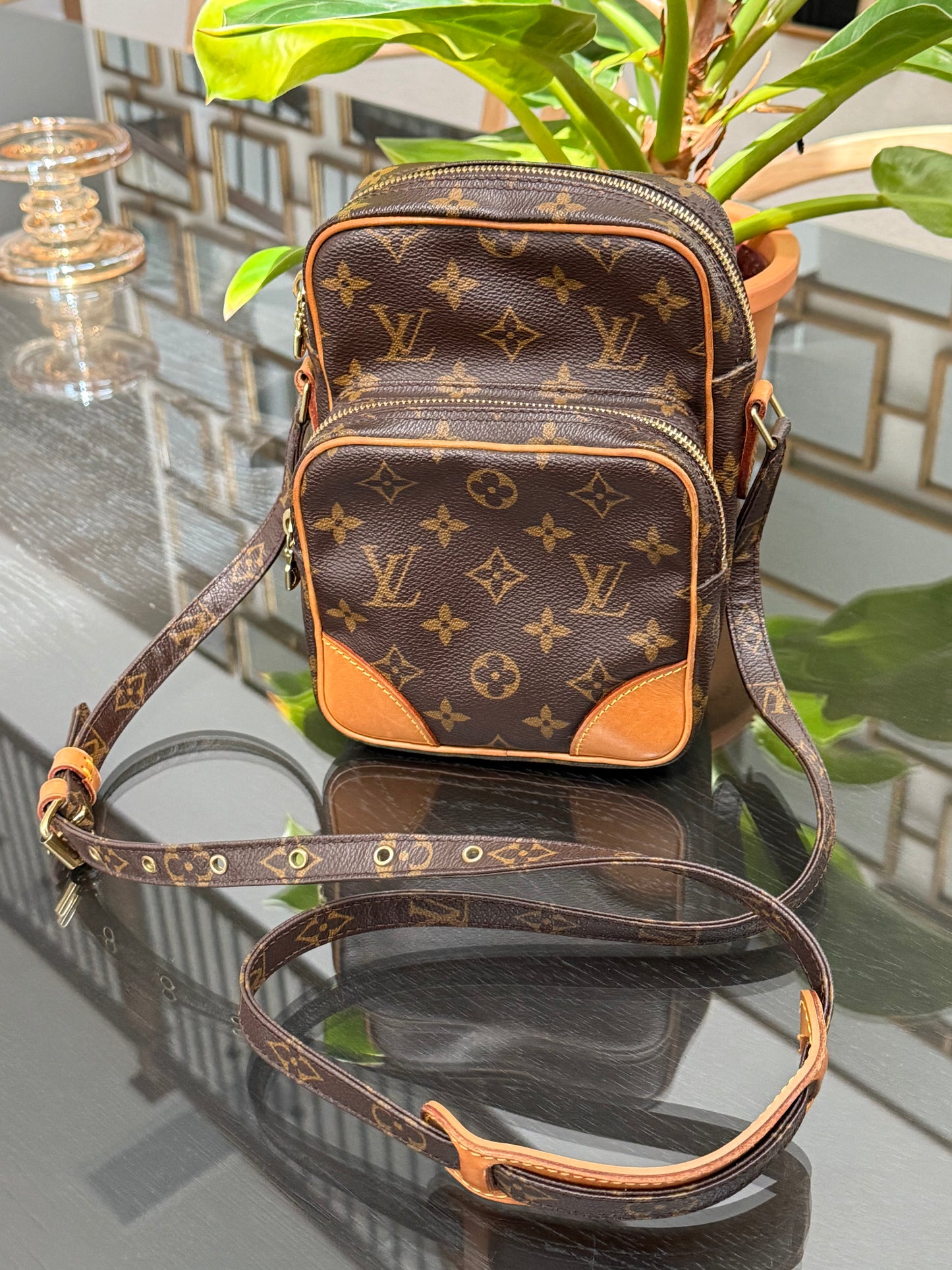 Amazon Crossbody Bag -Year: 2000