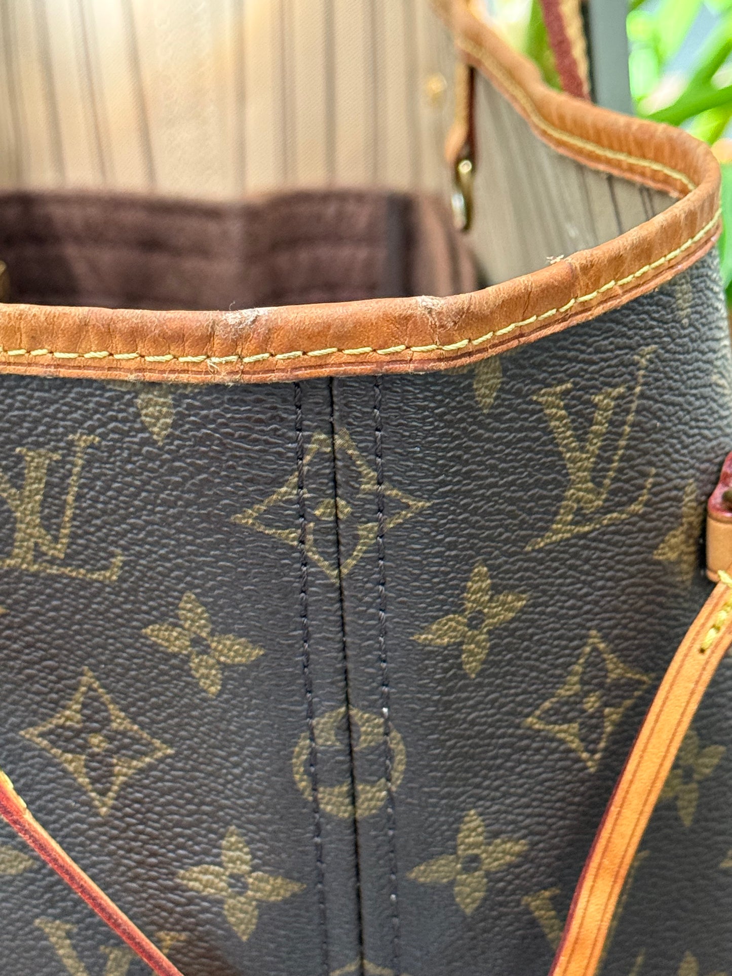 Neverfull MM with Dustbag ๐
Year: 2016